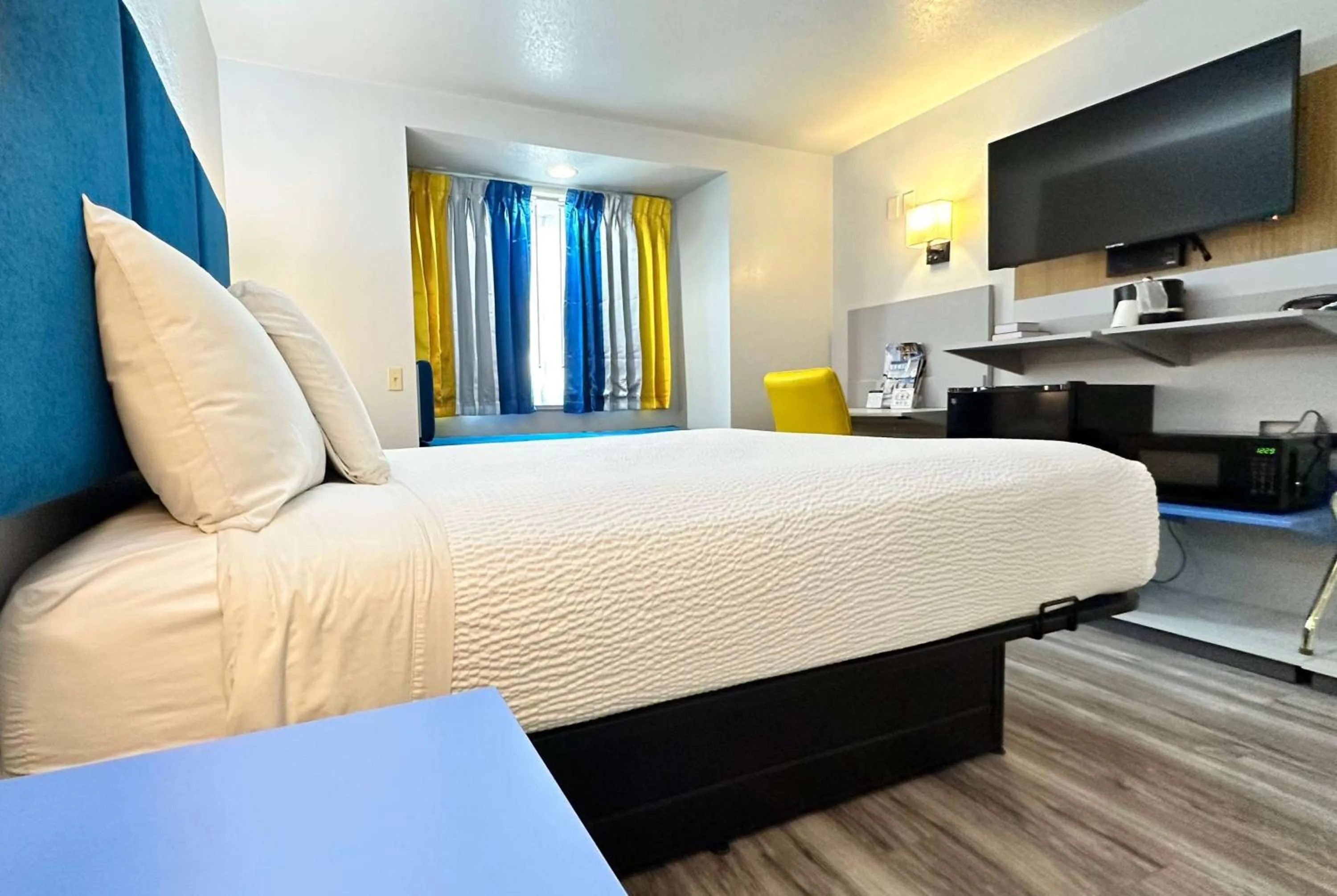 Photo of the whole room, Bed in Microtel Inn & Suites by Wyndham Gallup - PET FRIENDLY