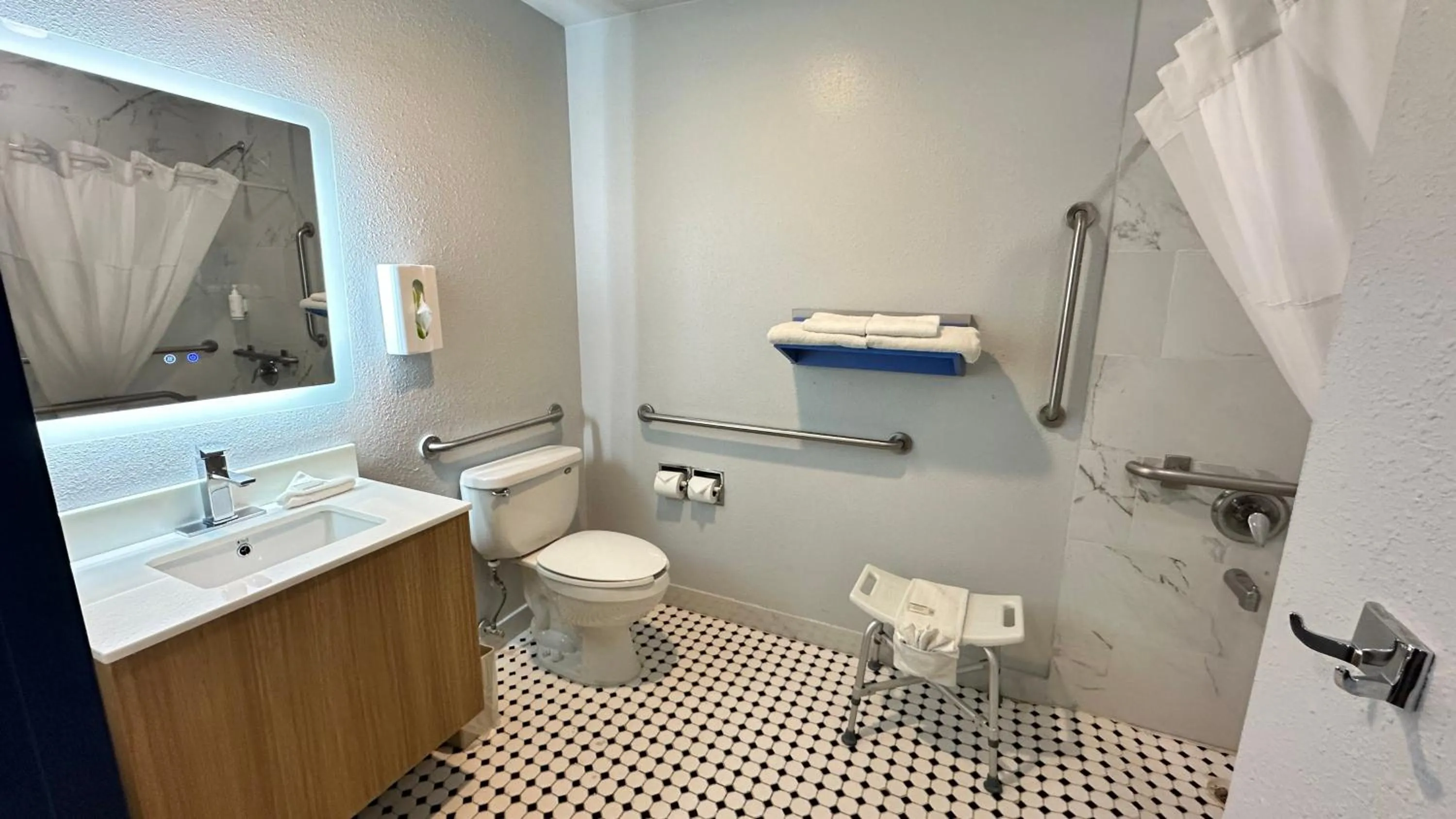 Microtel Inn & Suites by Wyndham Gallup - PET FRIENDLY