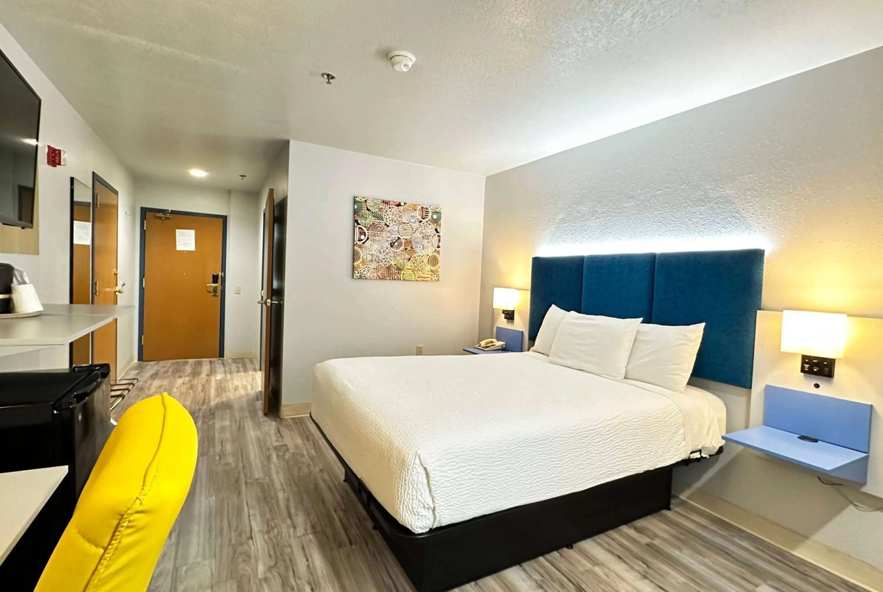 Photo of the whole room, Bed in Microtel Inn & Suites by Wyndham Gallup - PET FRIENDLY
