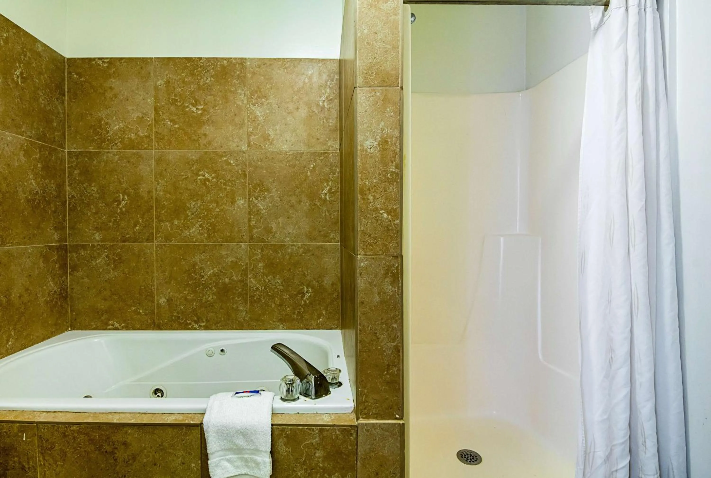 Shower in Motel 6-Jonesboro, GA