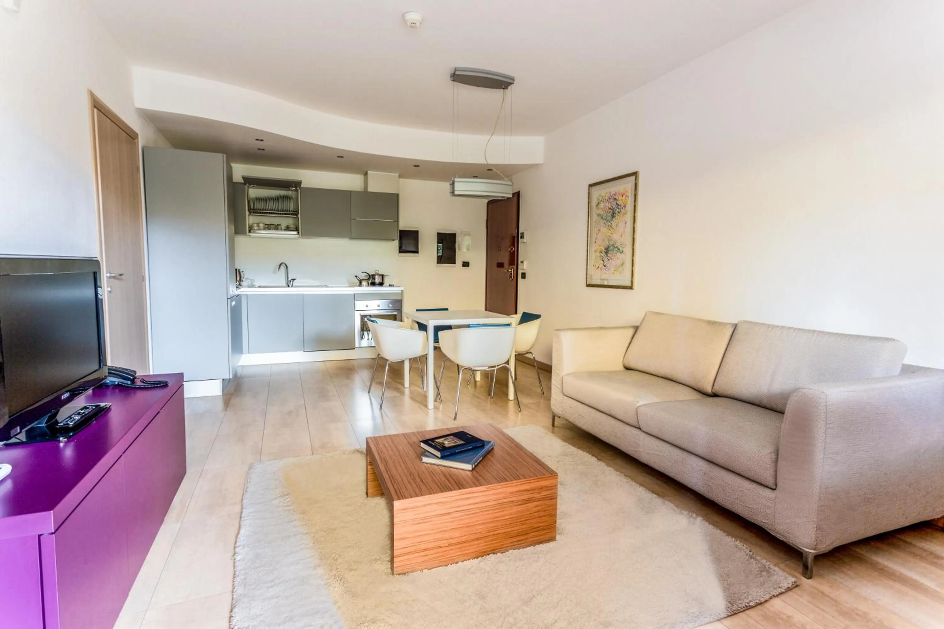 Photo of the whole room in Catania Hills Residence