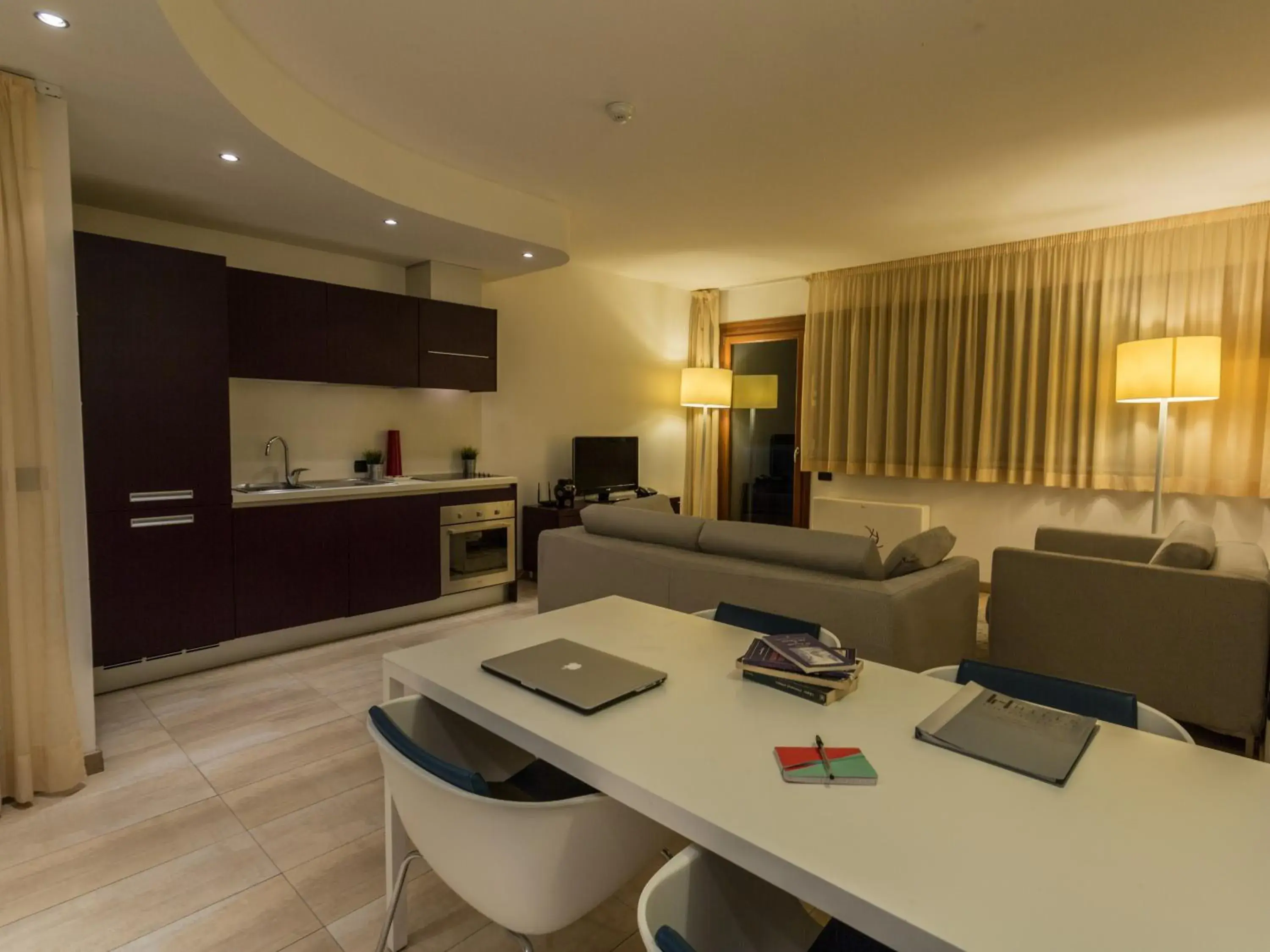 One-Bedroom Apartment (6 Adults) - Split Level in Catania Hills Residence One-Bedroom Apartment (6 Adults) - Split Level in Catania Hills Residence