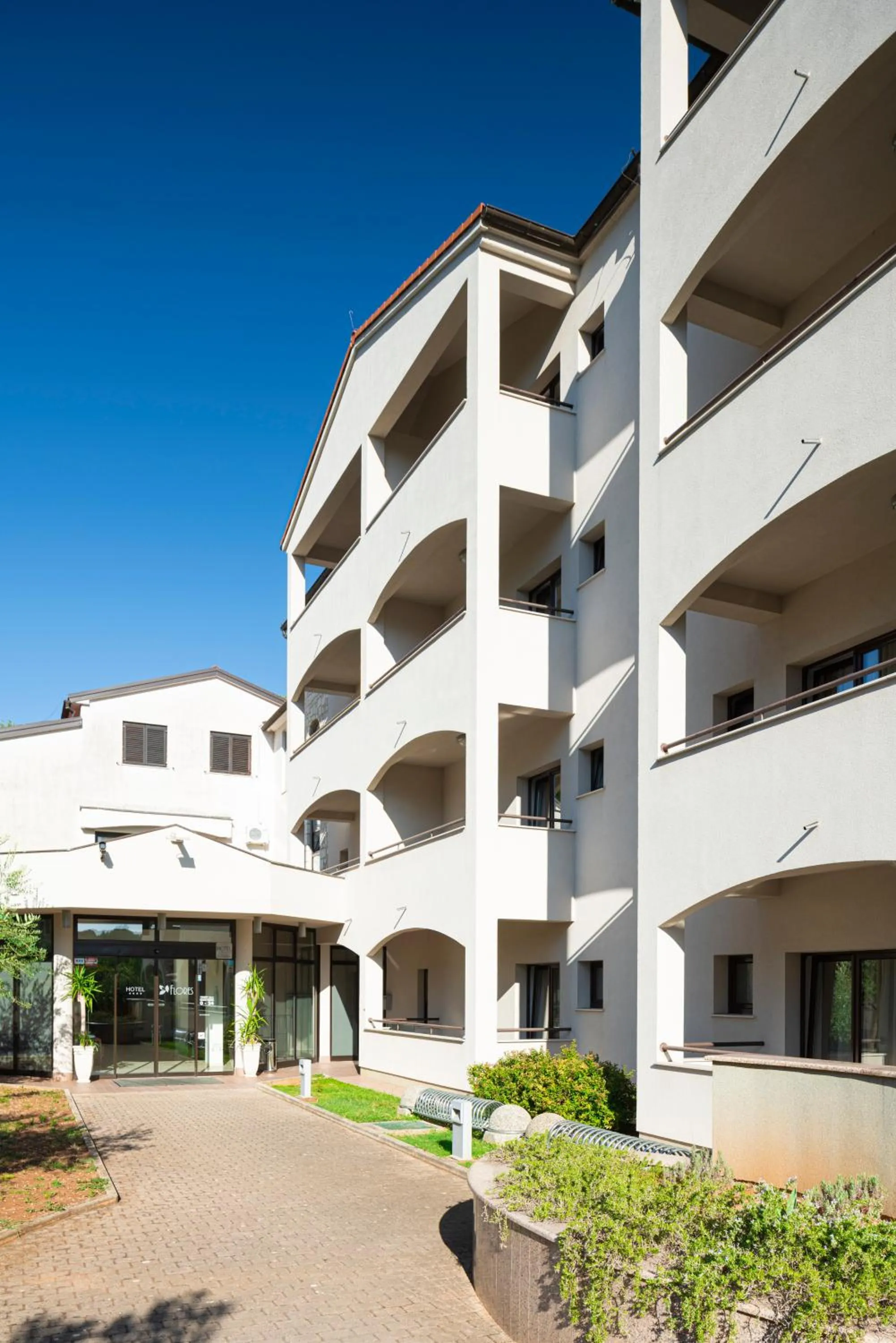 Facade/entrance in Hotel Flores