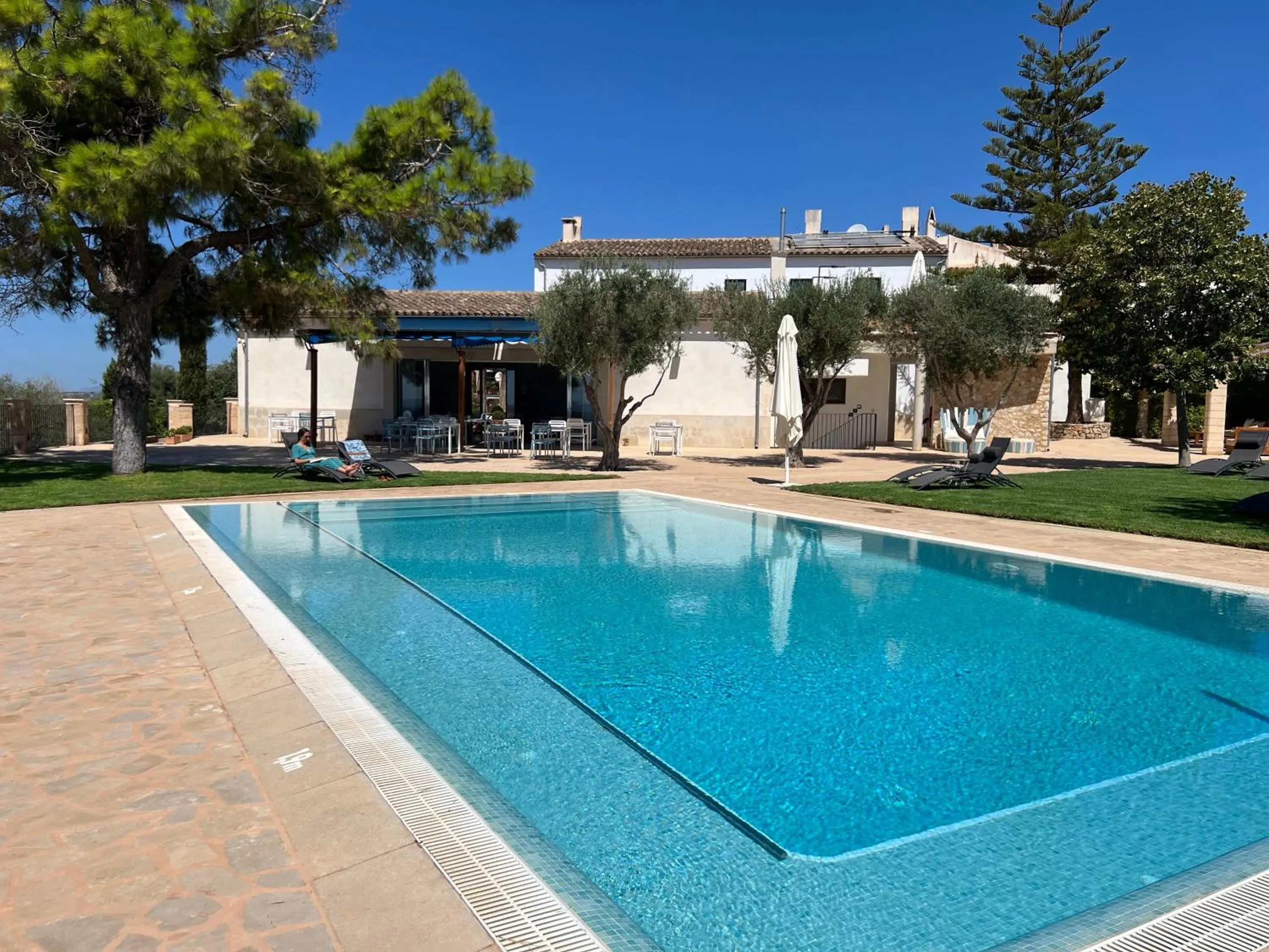 Swimming pool in Mater Ariany
