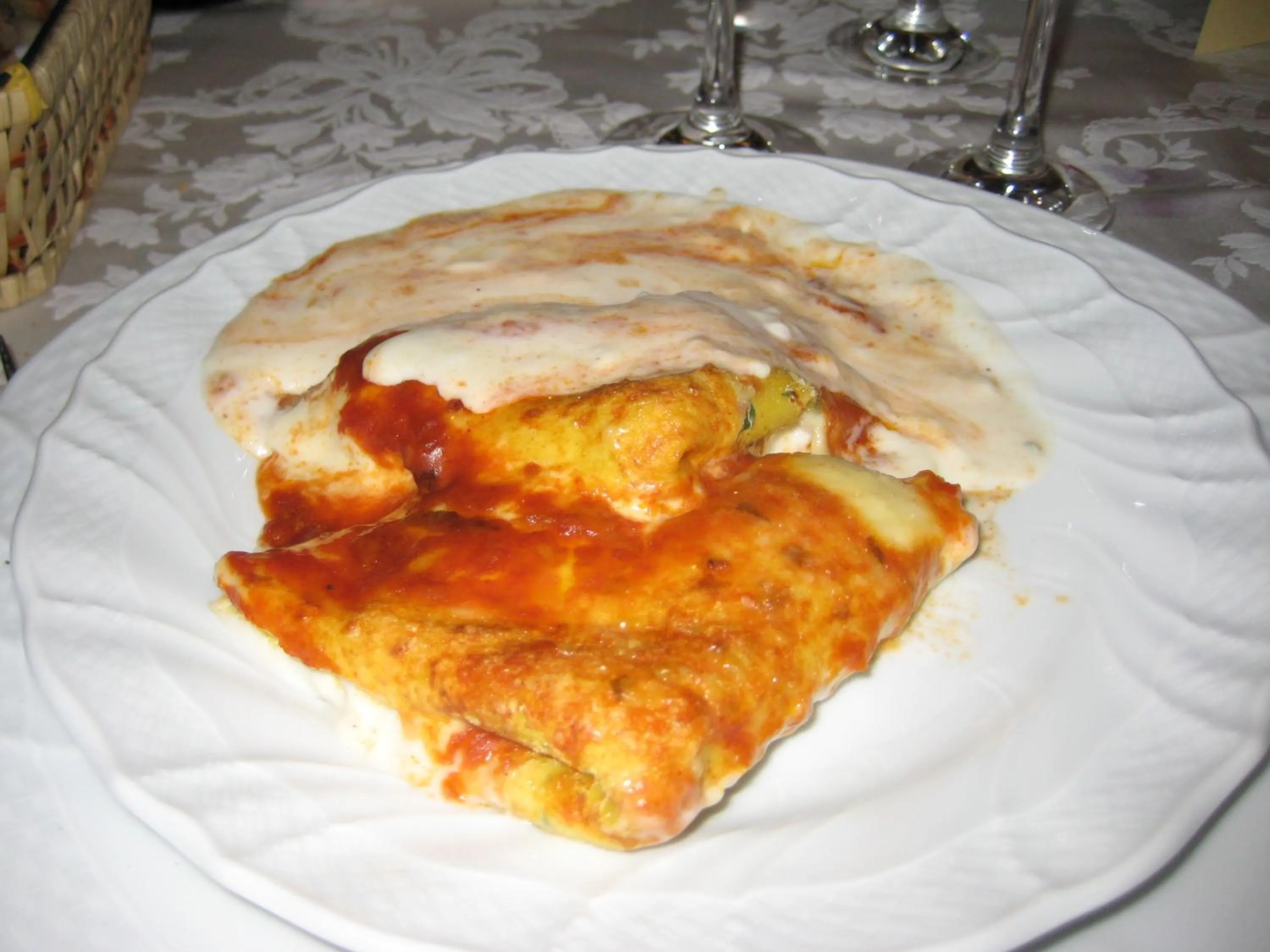 Food and drinks in Logis Hôtel L'Adourable Auberge