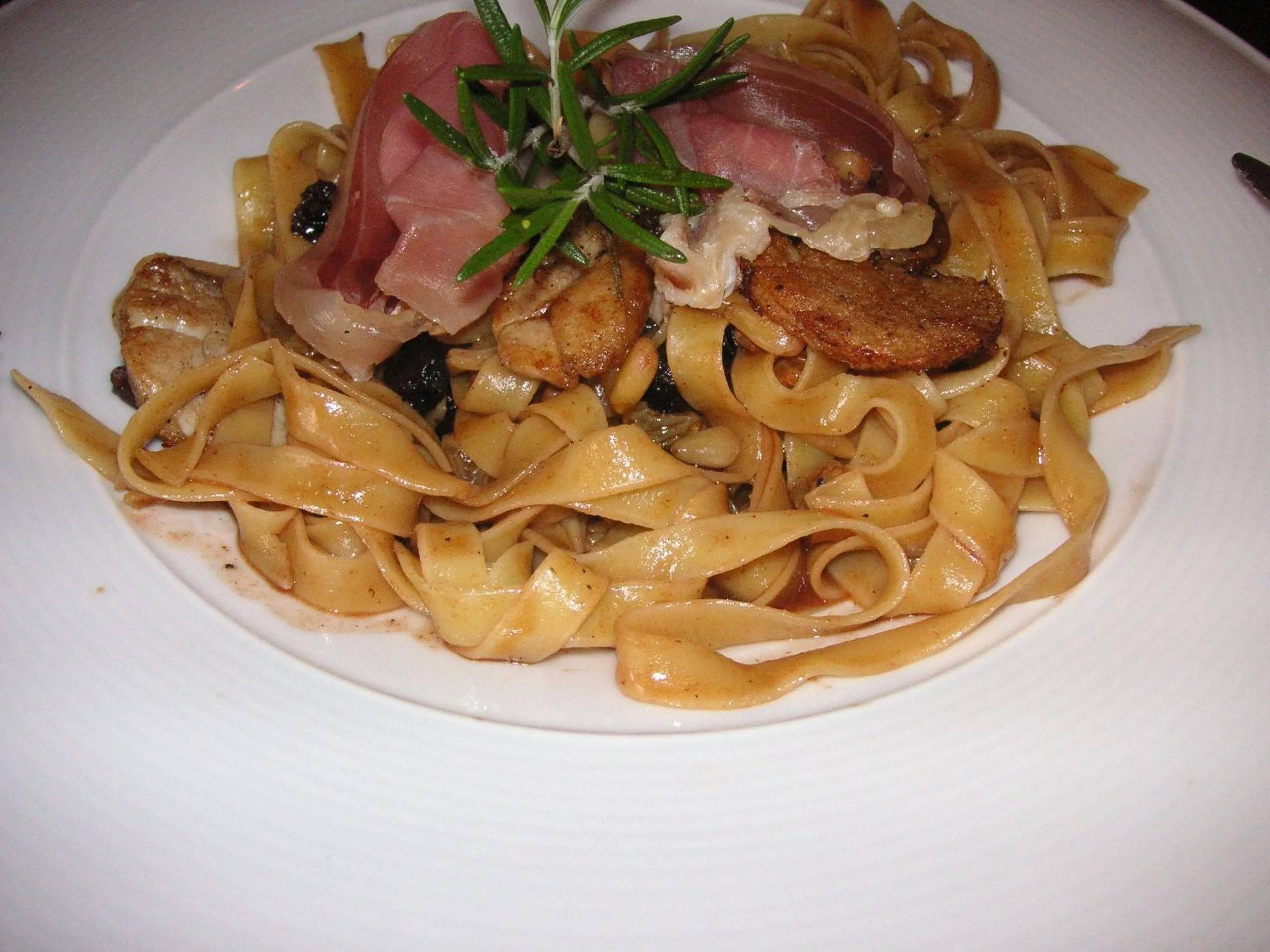 Food and drinks in Logis Hôtel L'Adourable Auberge