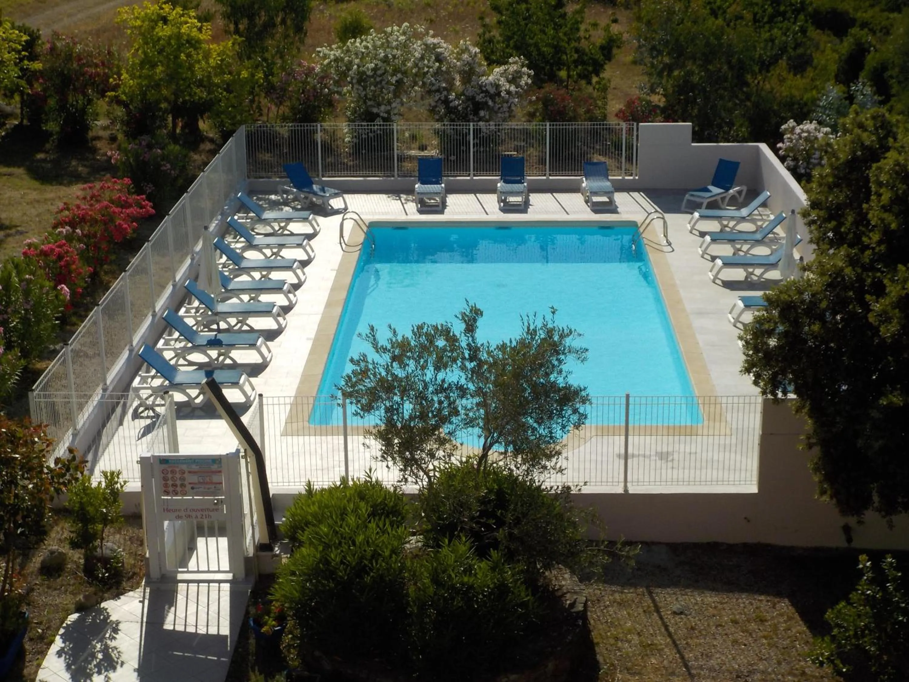 Swimming pool in Hotel Cinque Arcate