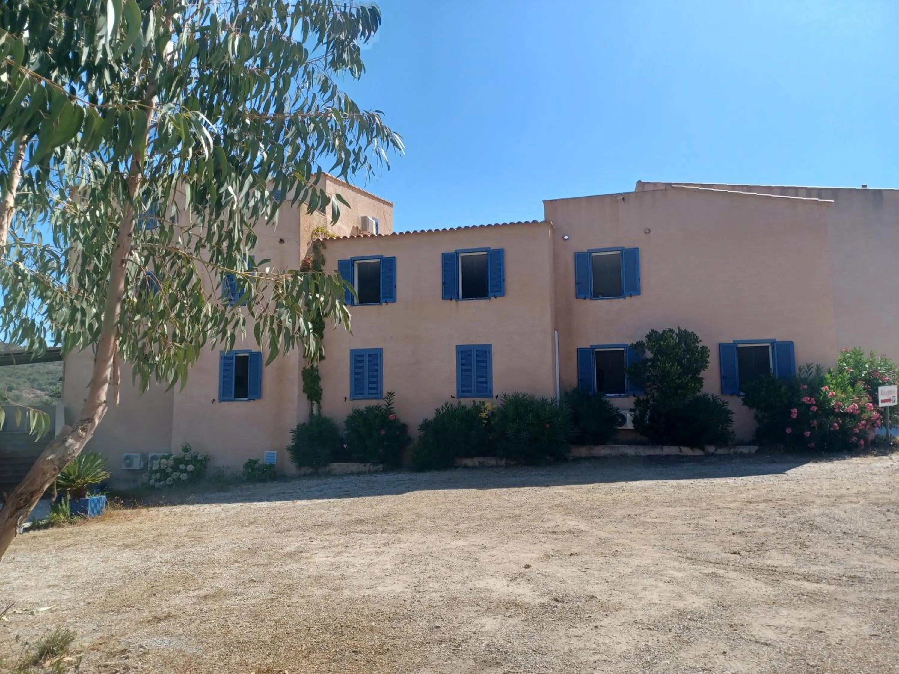 Property building in Hotel Cinque Arcate