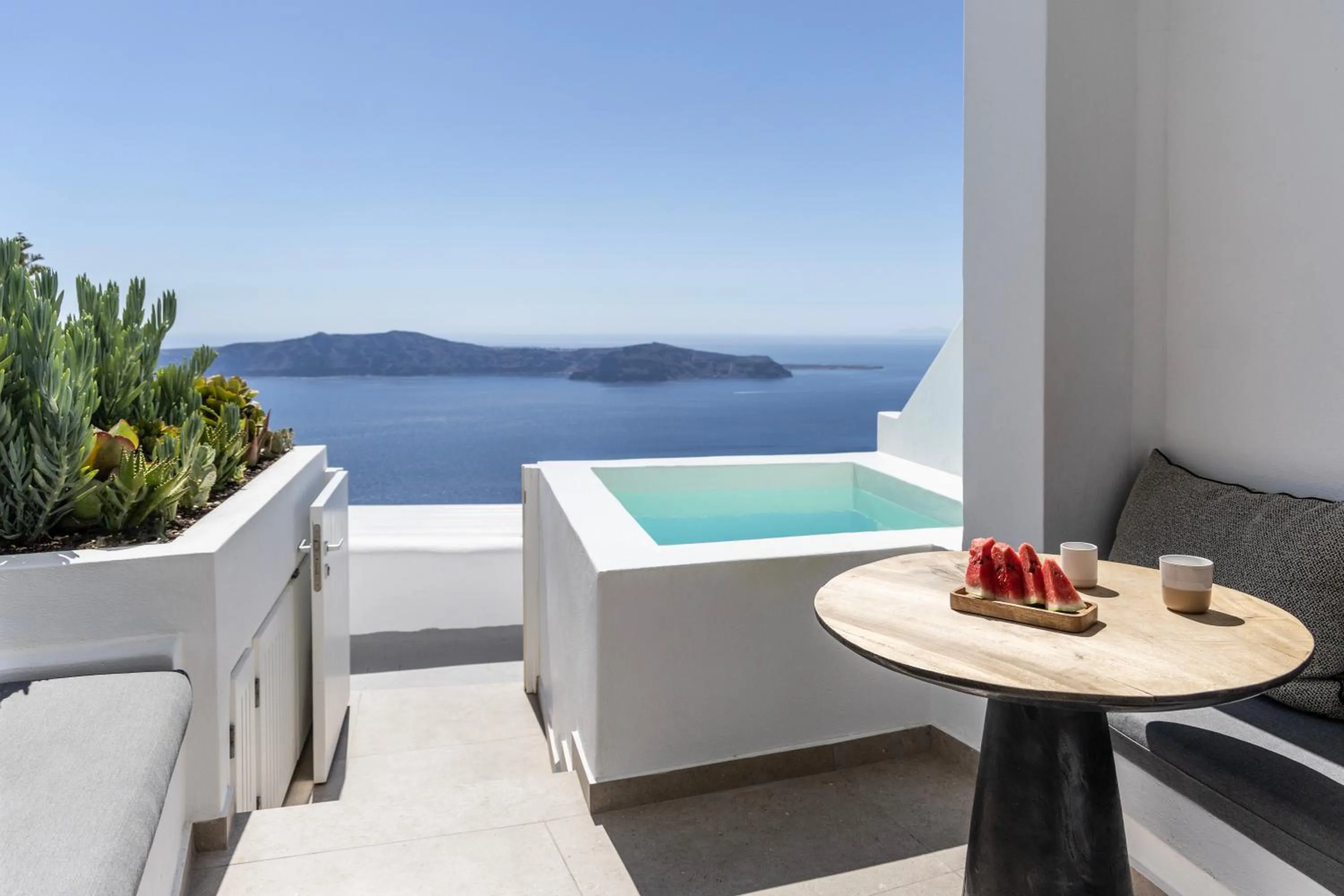 Day in LUKAS Aethereal Living