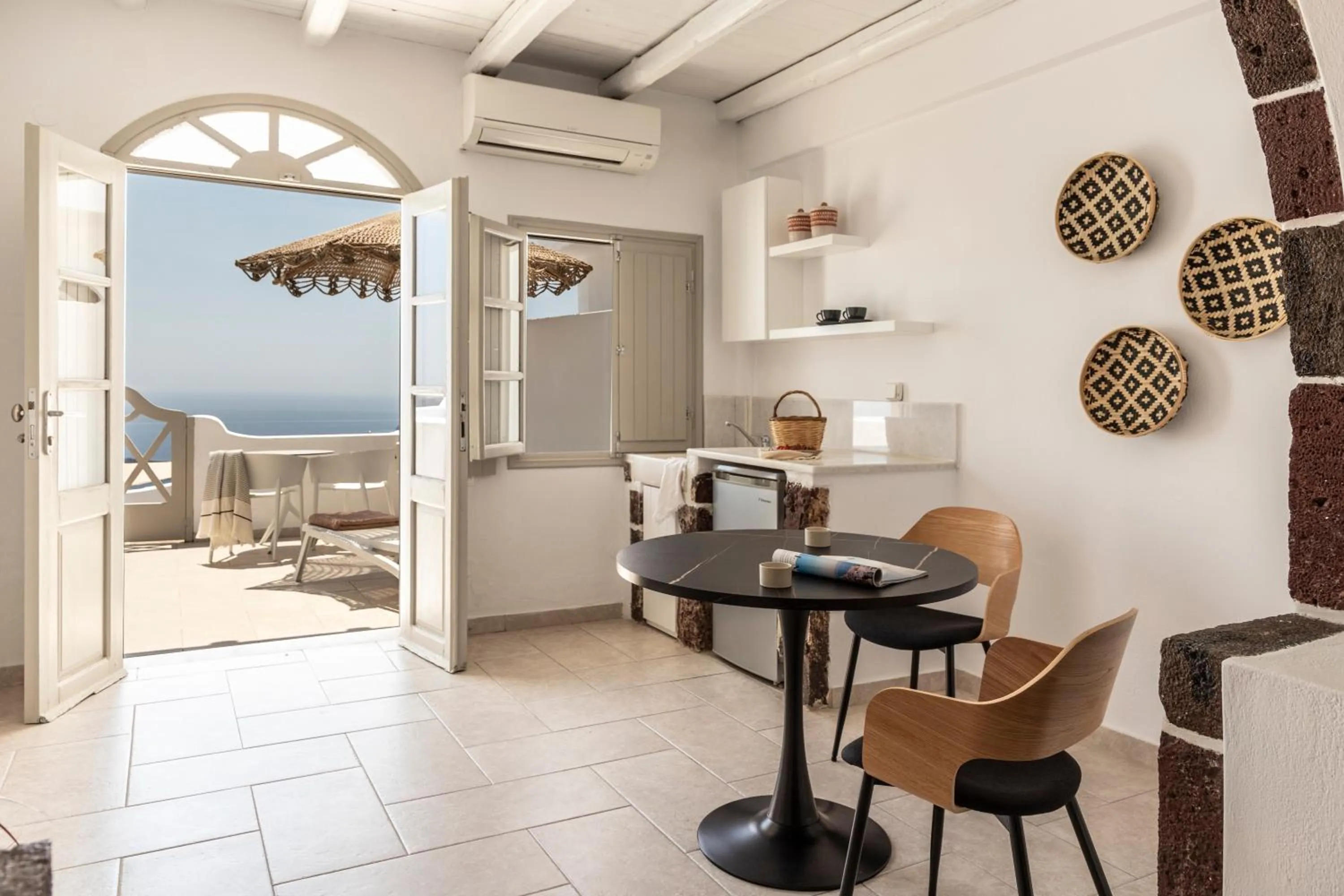 Kitchen or kitchenette in LUKAS Aethereal Living