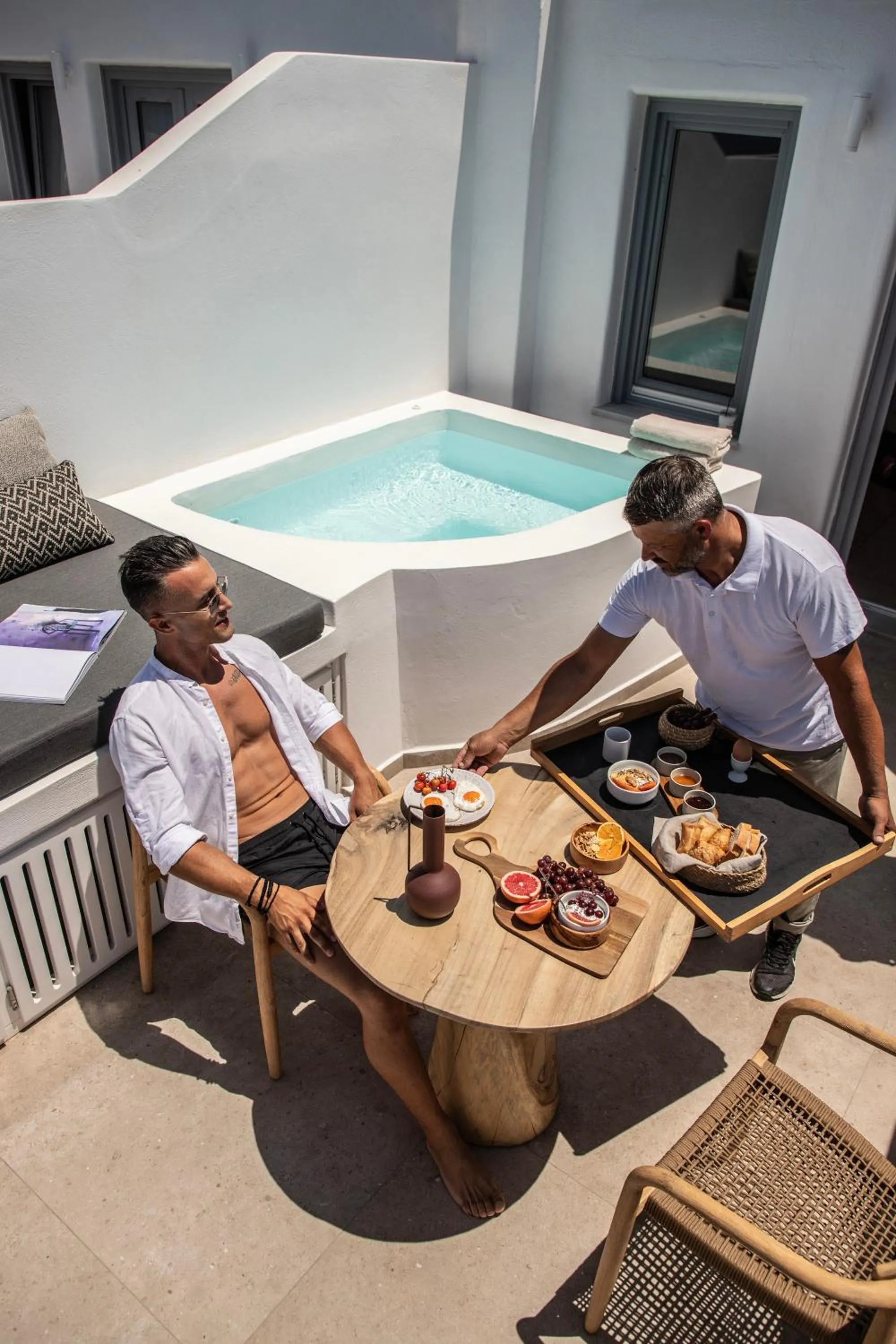 Breakfast in LUKAS Aethereal Living