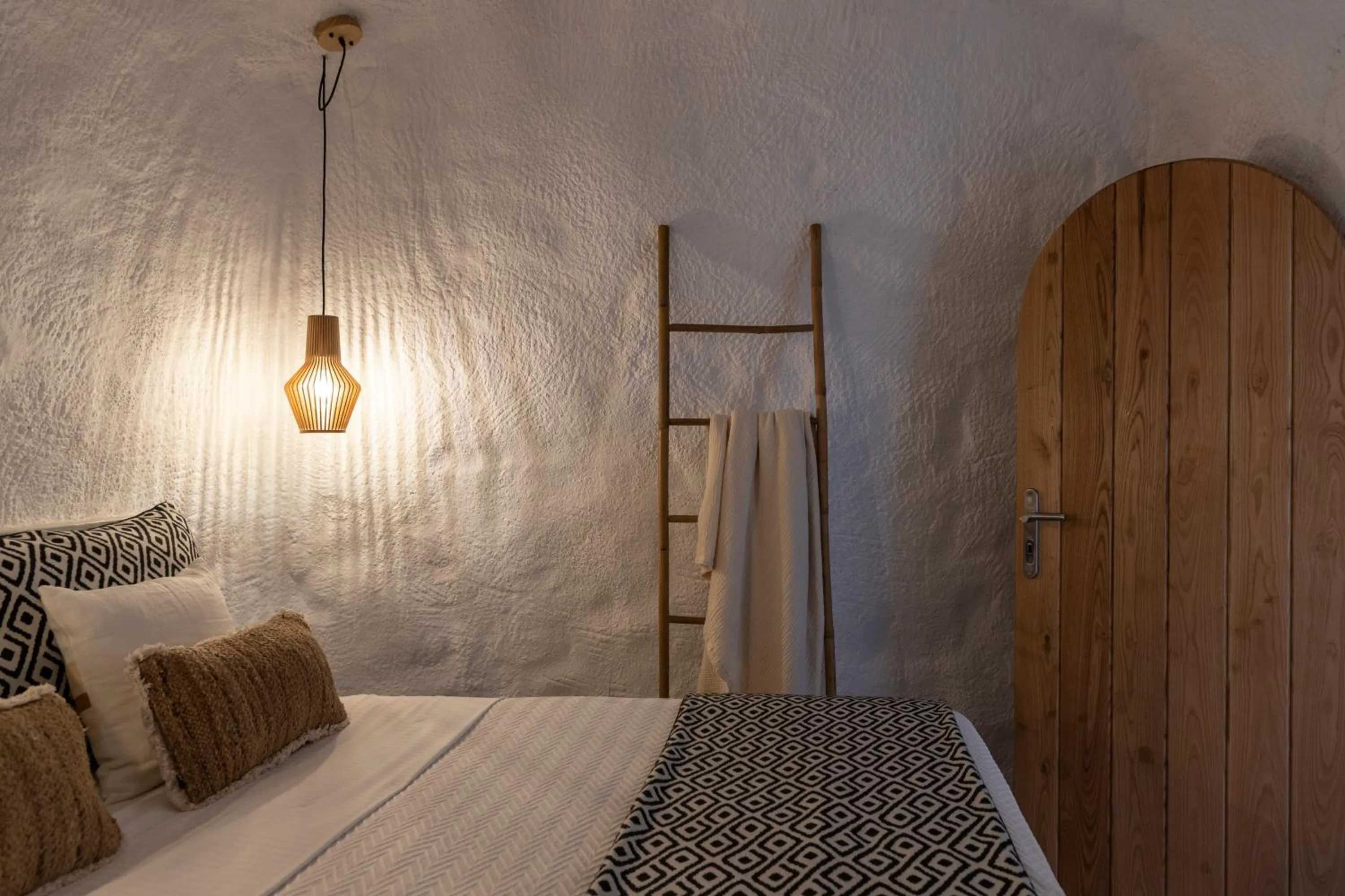 Decorative detail, Bed in LUKAS Aethereal Living