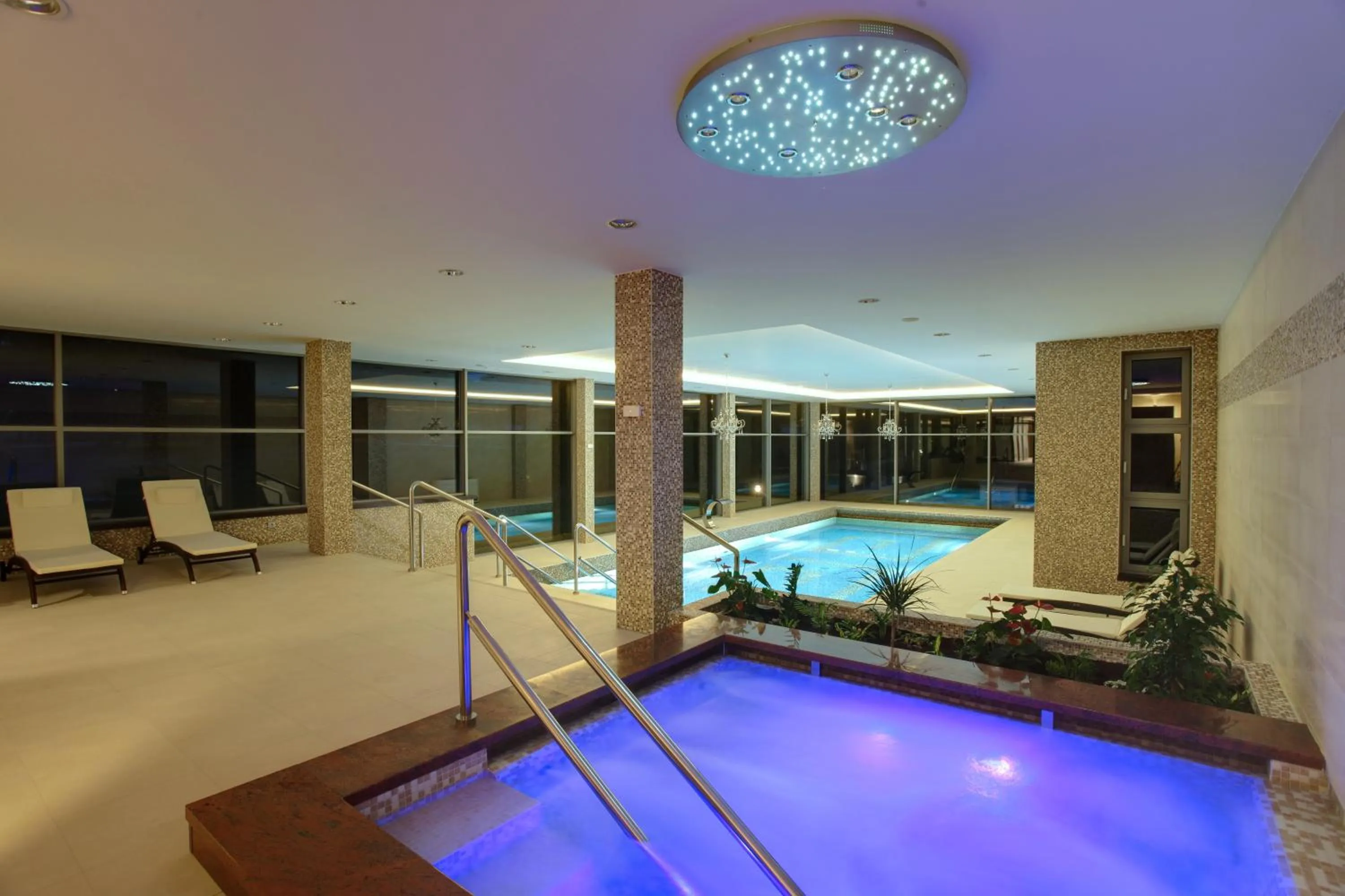 Hot Tub in Chateau Appony