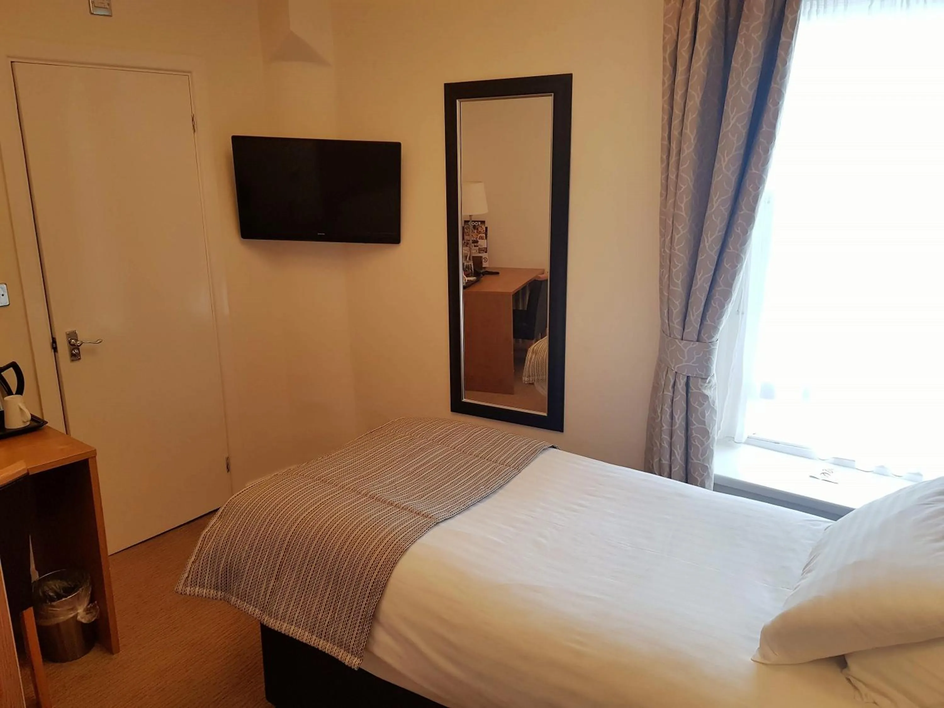 Bedroom, Bed in The Wellington