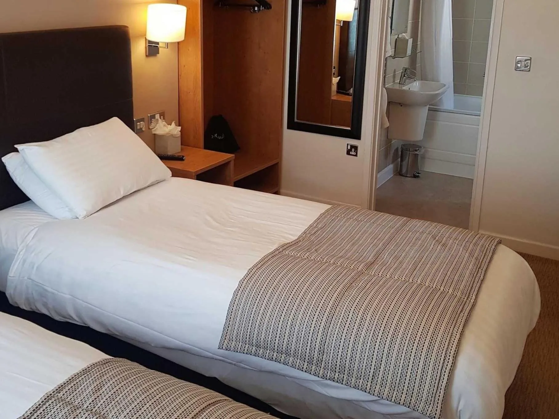 Bedroom, Bed in The Wellington