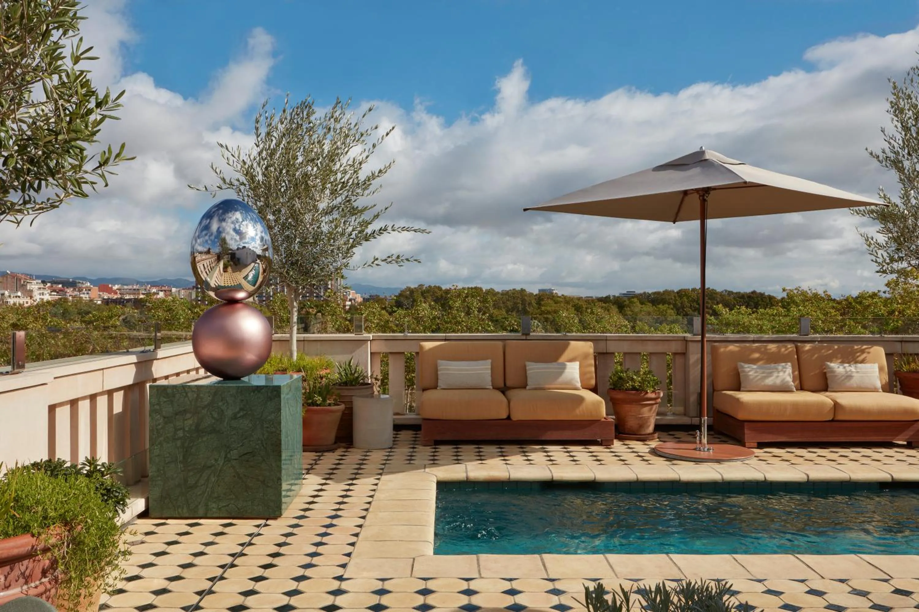 Pool view in Miiro Borneta