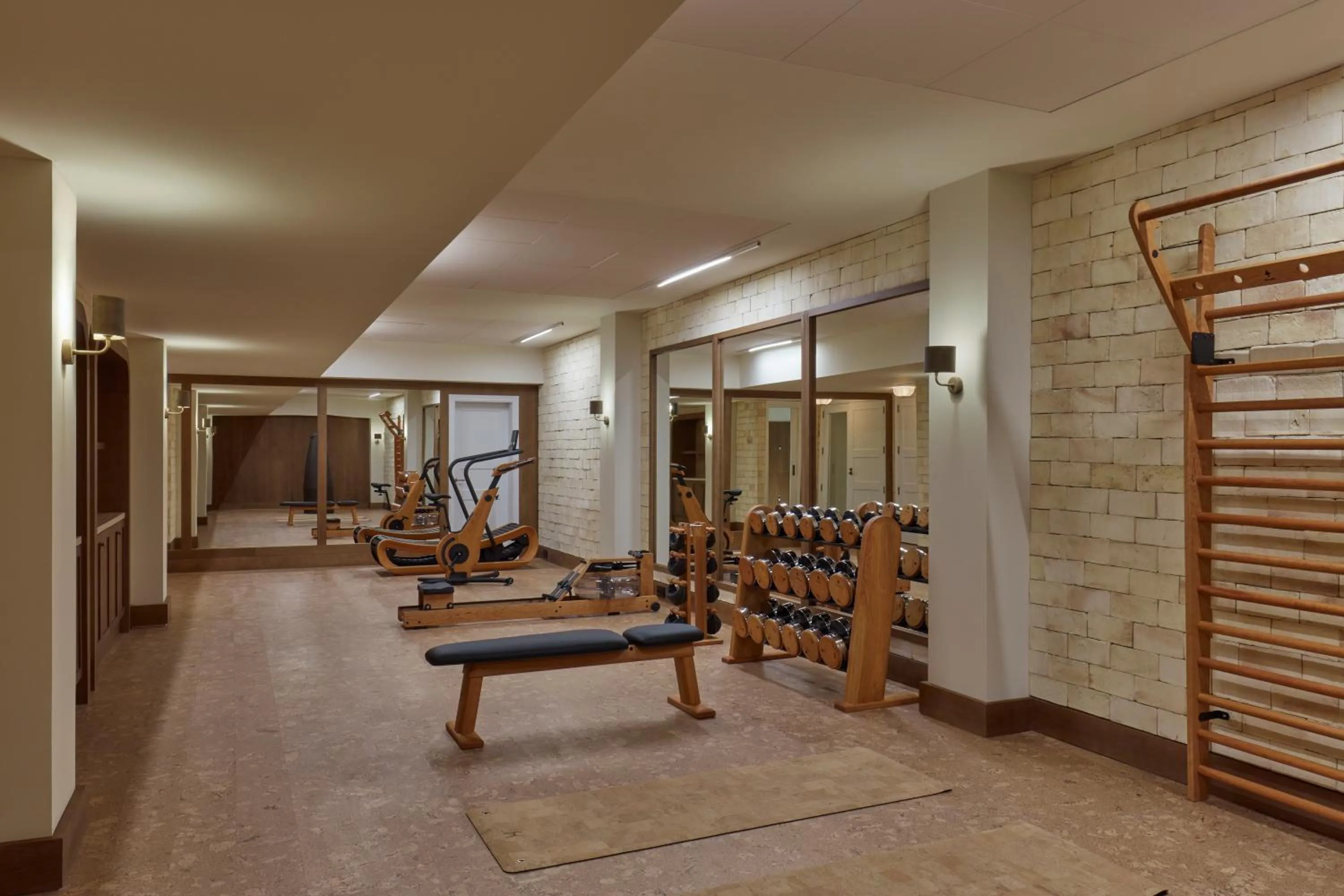 Fitness centre/facilities in Miiro Borneta