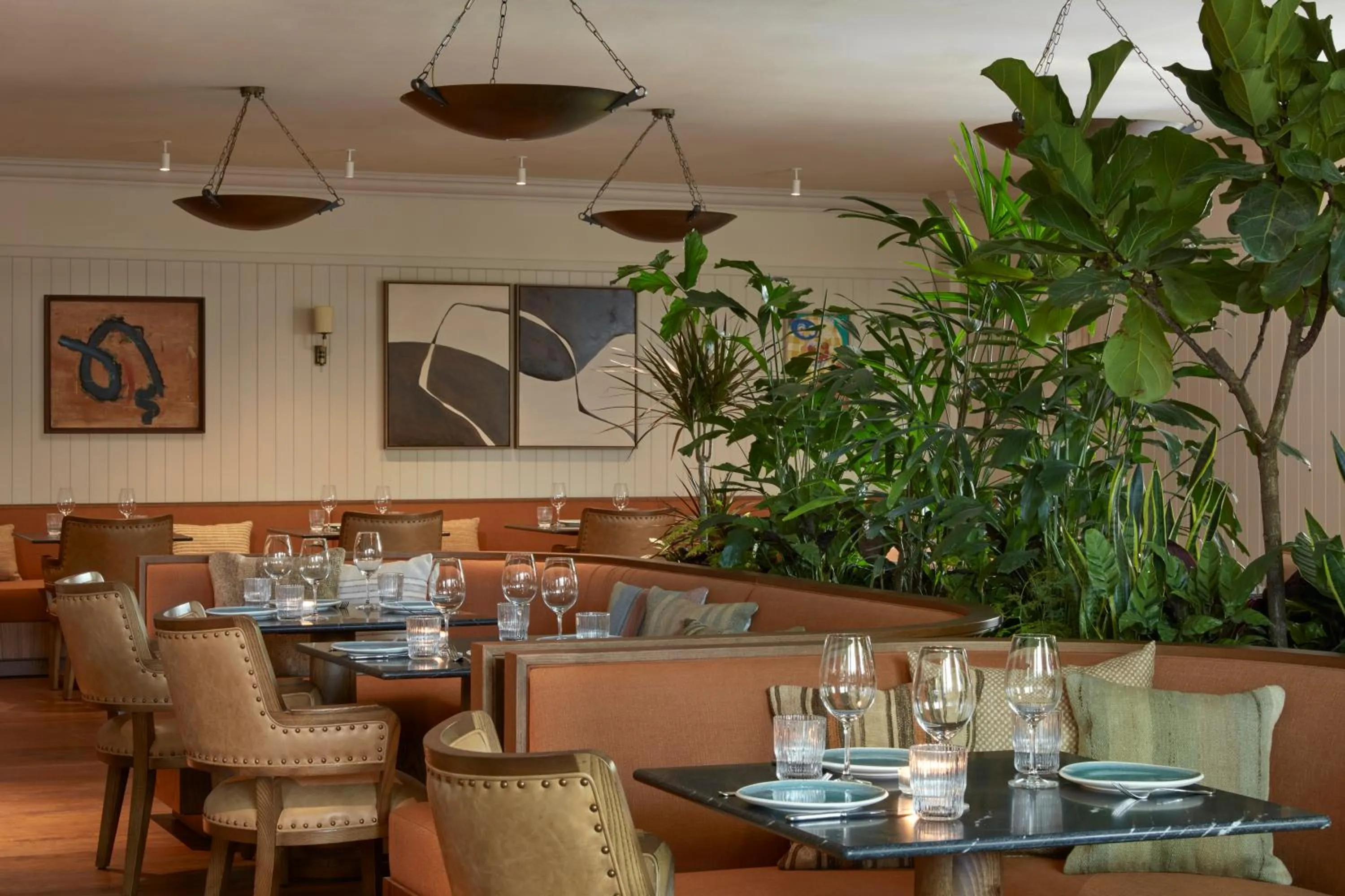 Restaurant/places to eat in Miiro Borneta