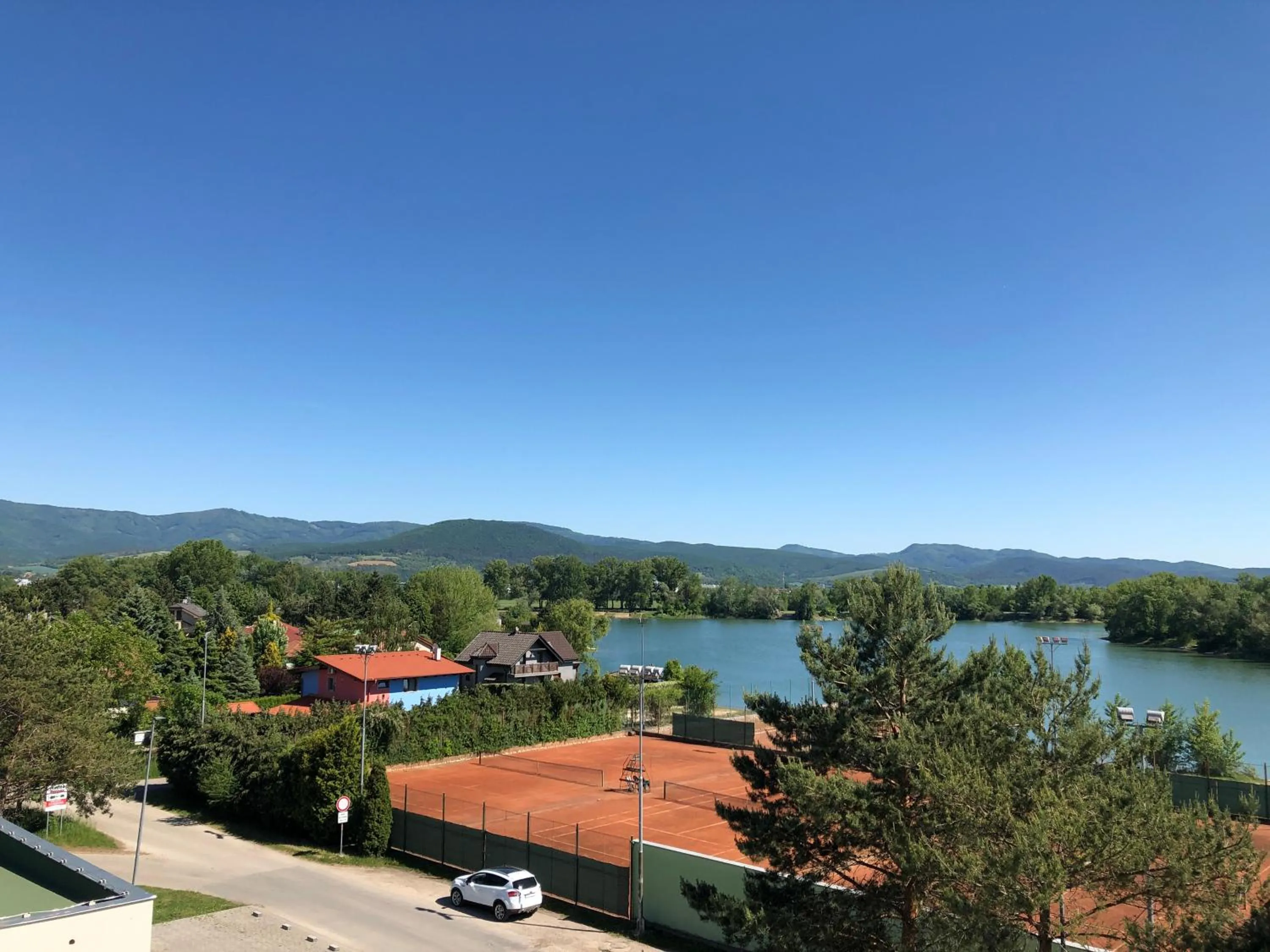 Tennis court in Bed & Breakfast Hotel Perla
