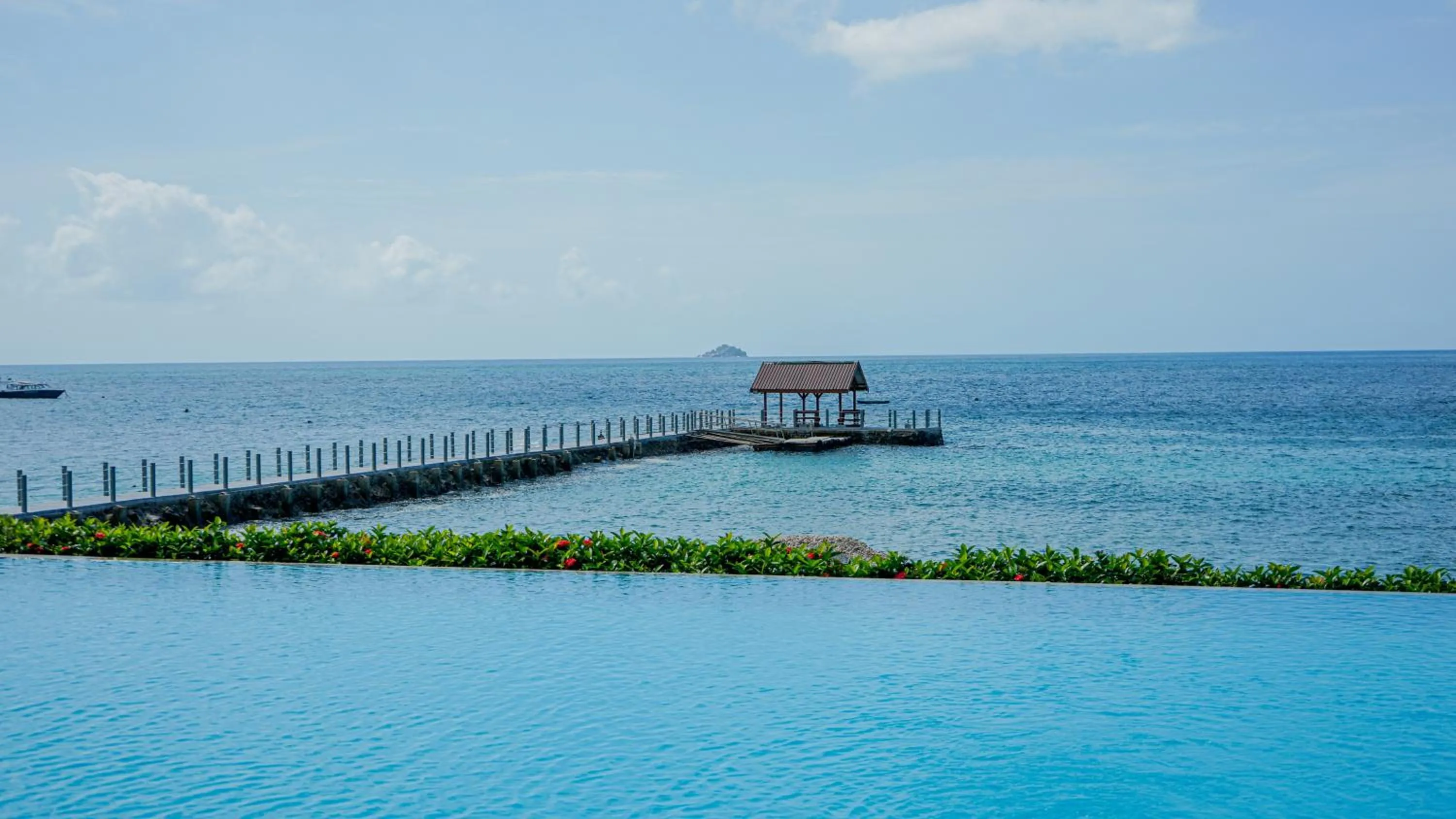 Swimming pool in Tunamaya Beach & Spa Resort Tioman Island