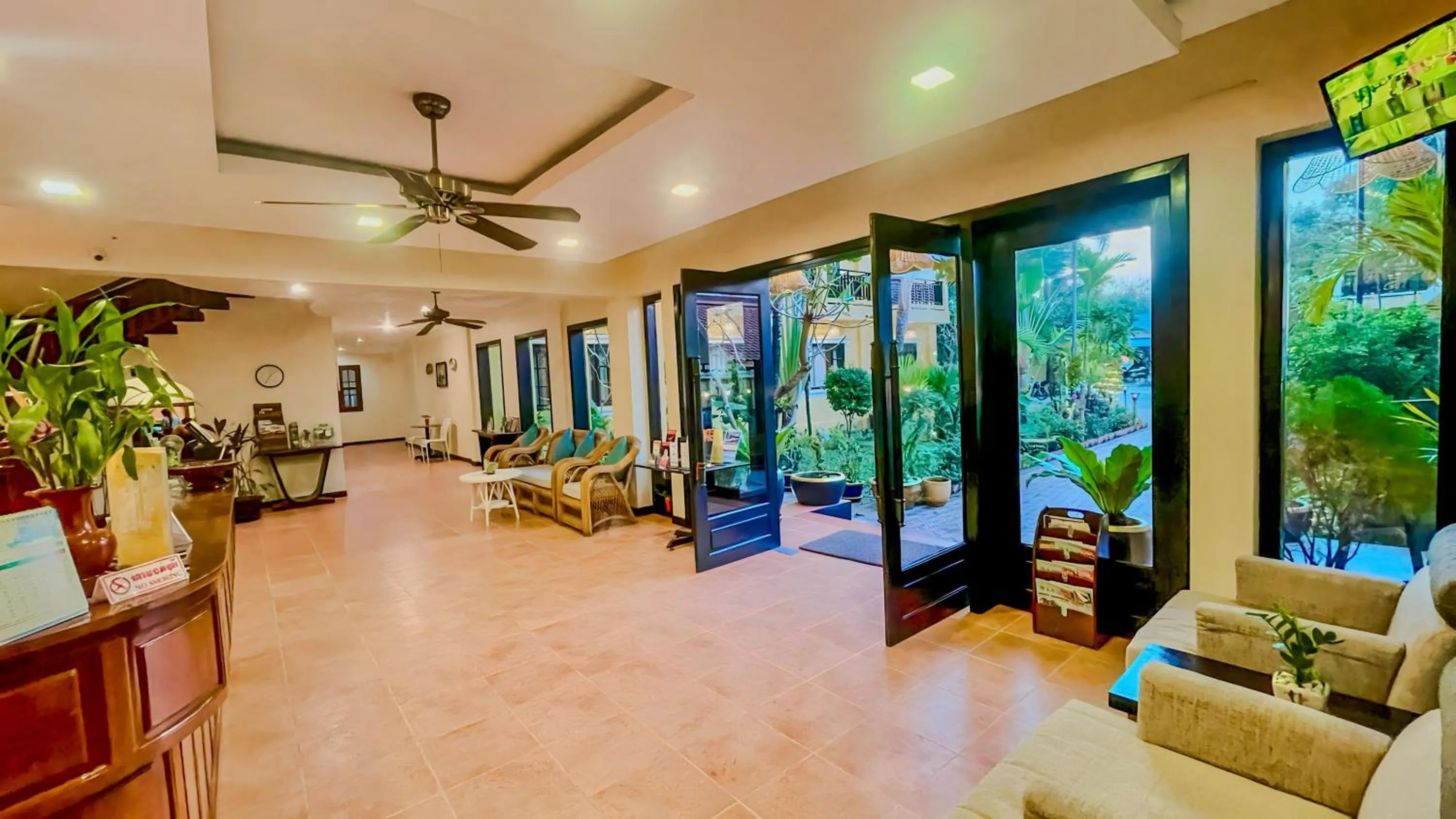 Living room in Villa Indochine d'Angkor