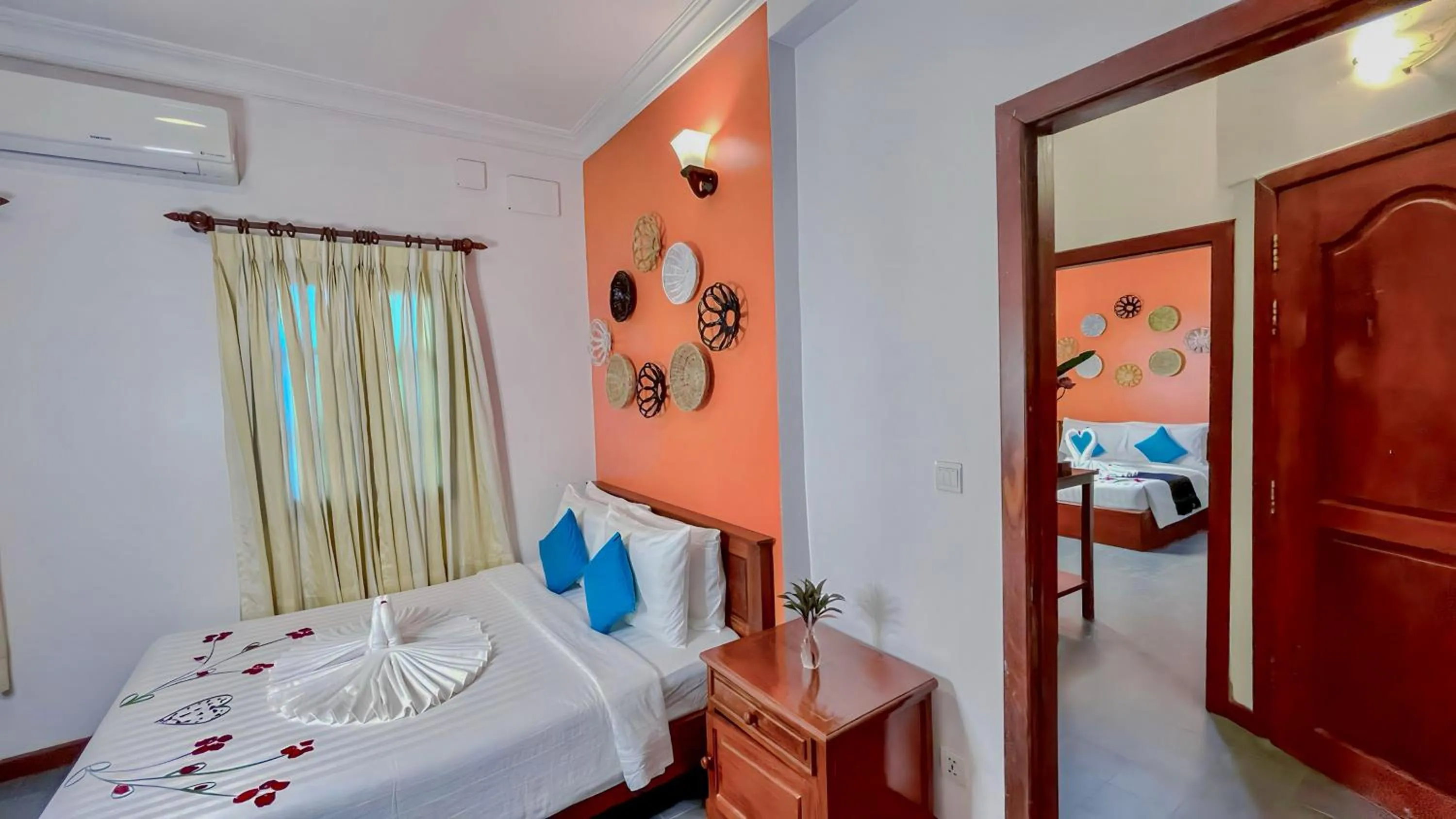 Bedroom, Bed in Villa Indochine d'Angkor