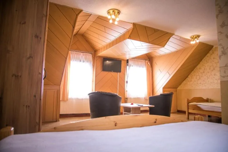 TV and multimedia, Bed in Hotel Am Rathaus