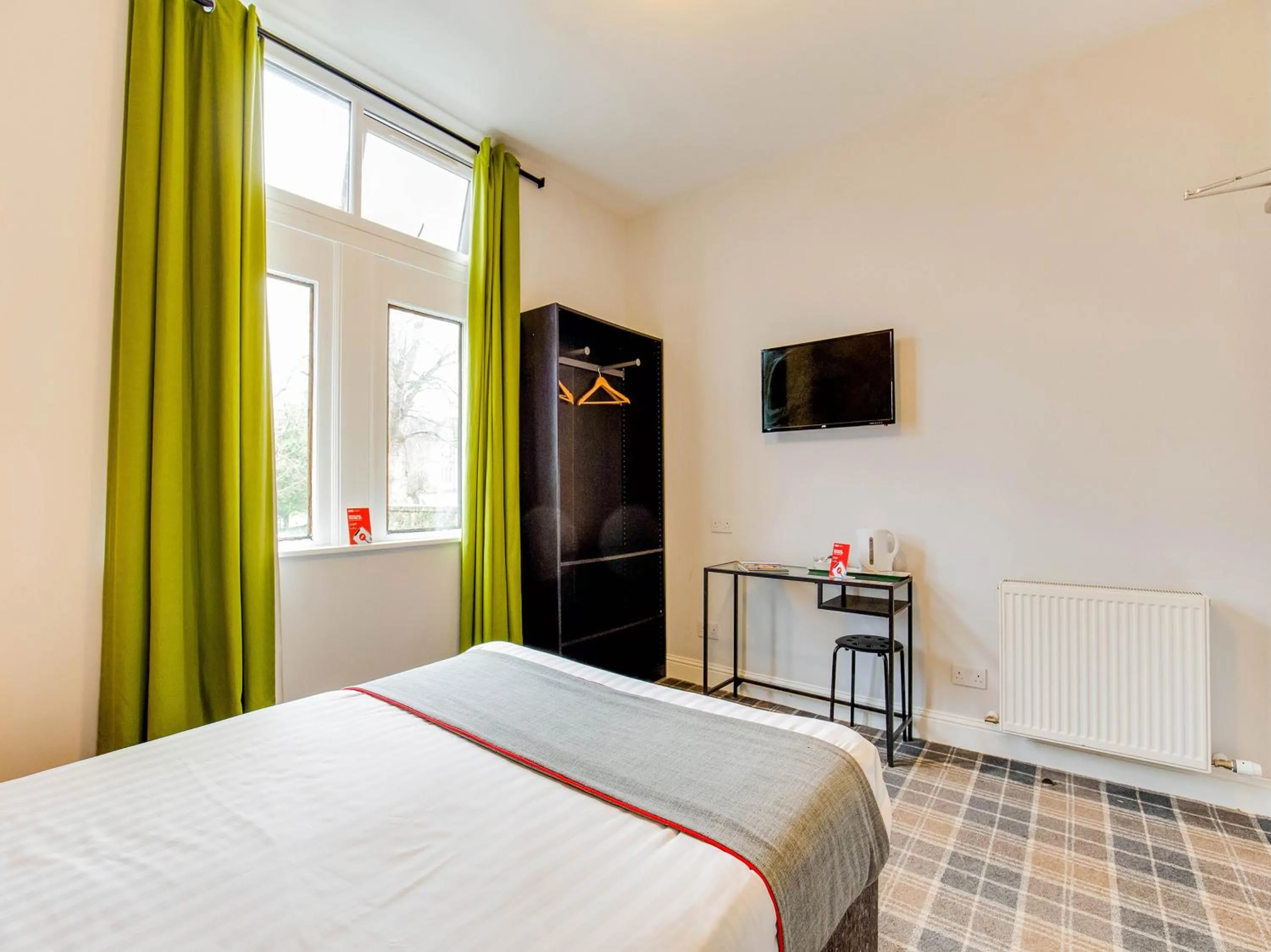 Bedroom, Bed in Lost Guest House Stirling