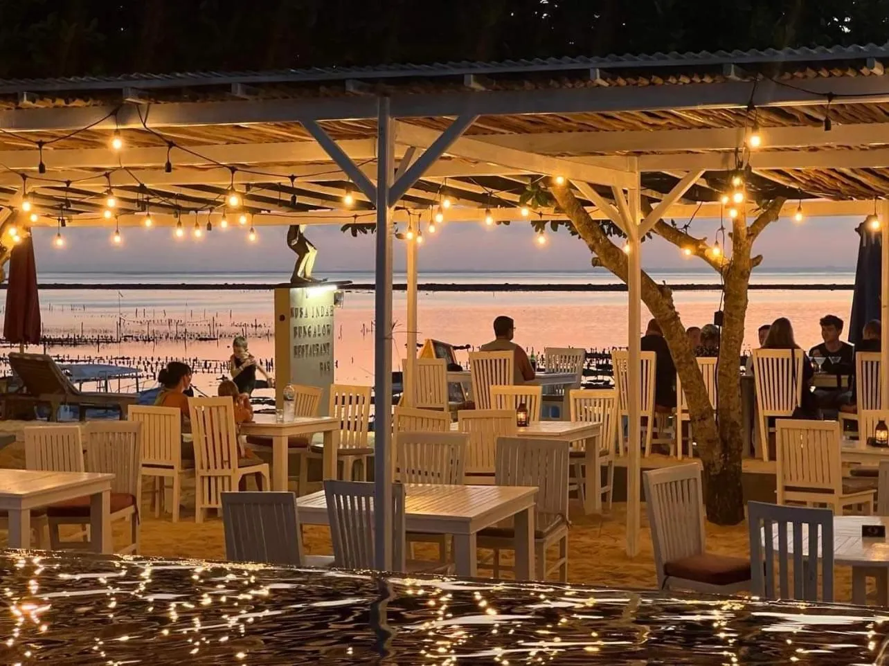 Restaurant/places to eat in Nusa Indah Bungalow