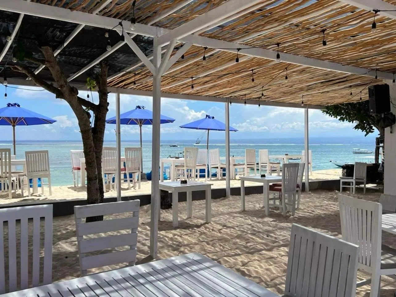 Restaurant/places to eat in Nusa Indah Bungalow