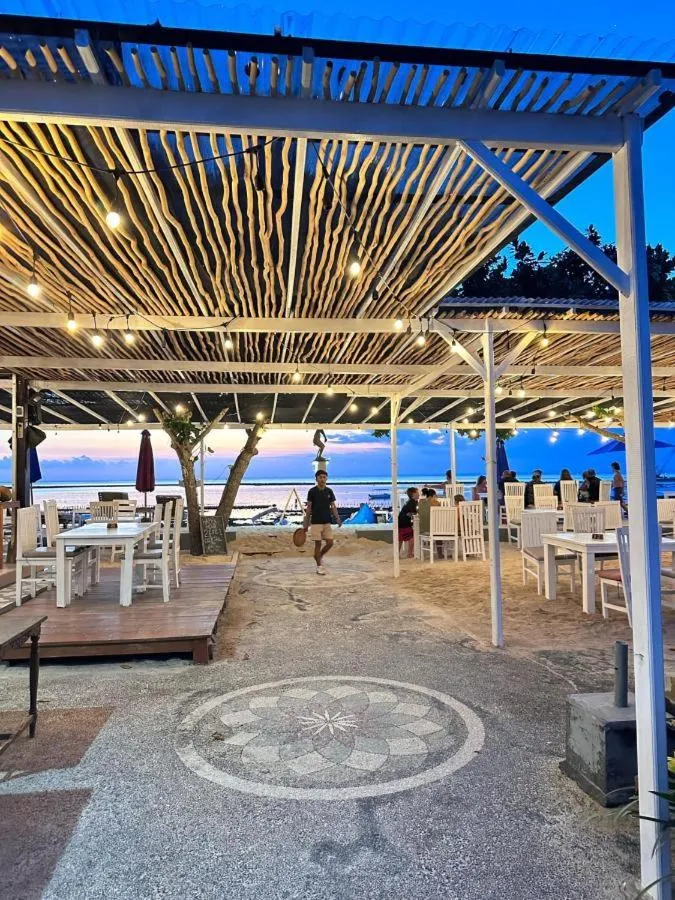 Restaurant/places to eat in Nusa Indah Bungalow