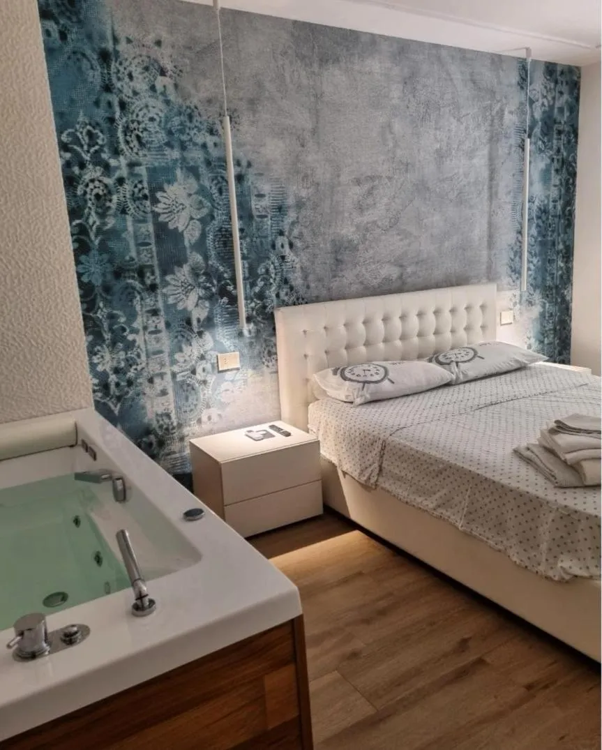 Bed in The Smerald 2