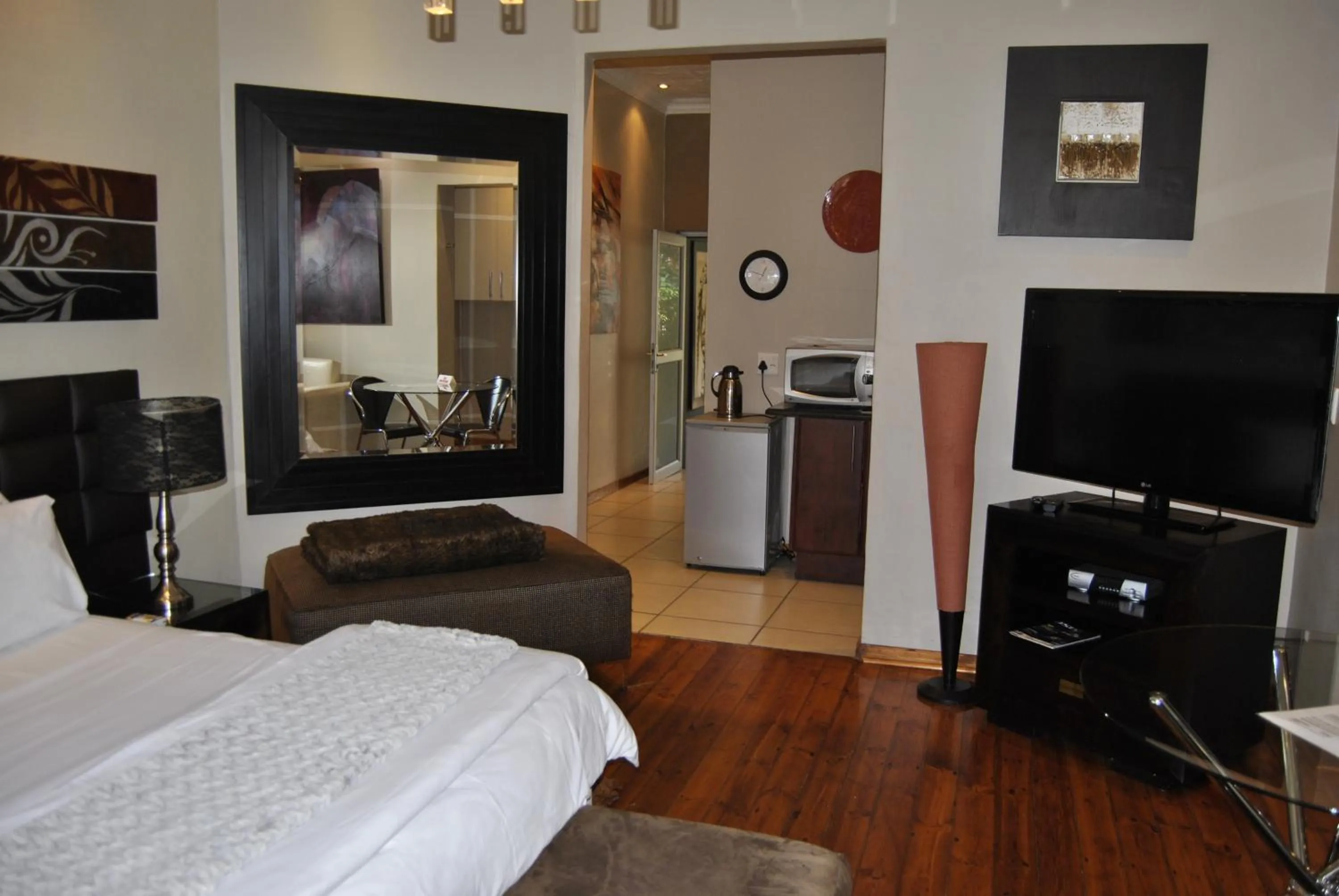 Bed in Saffron Guest House