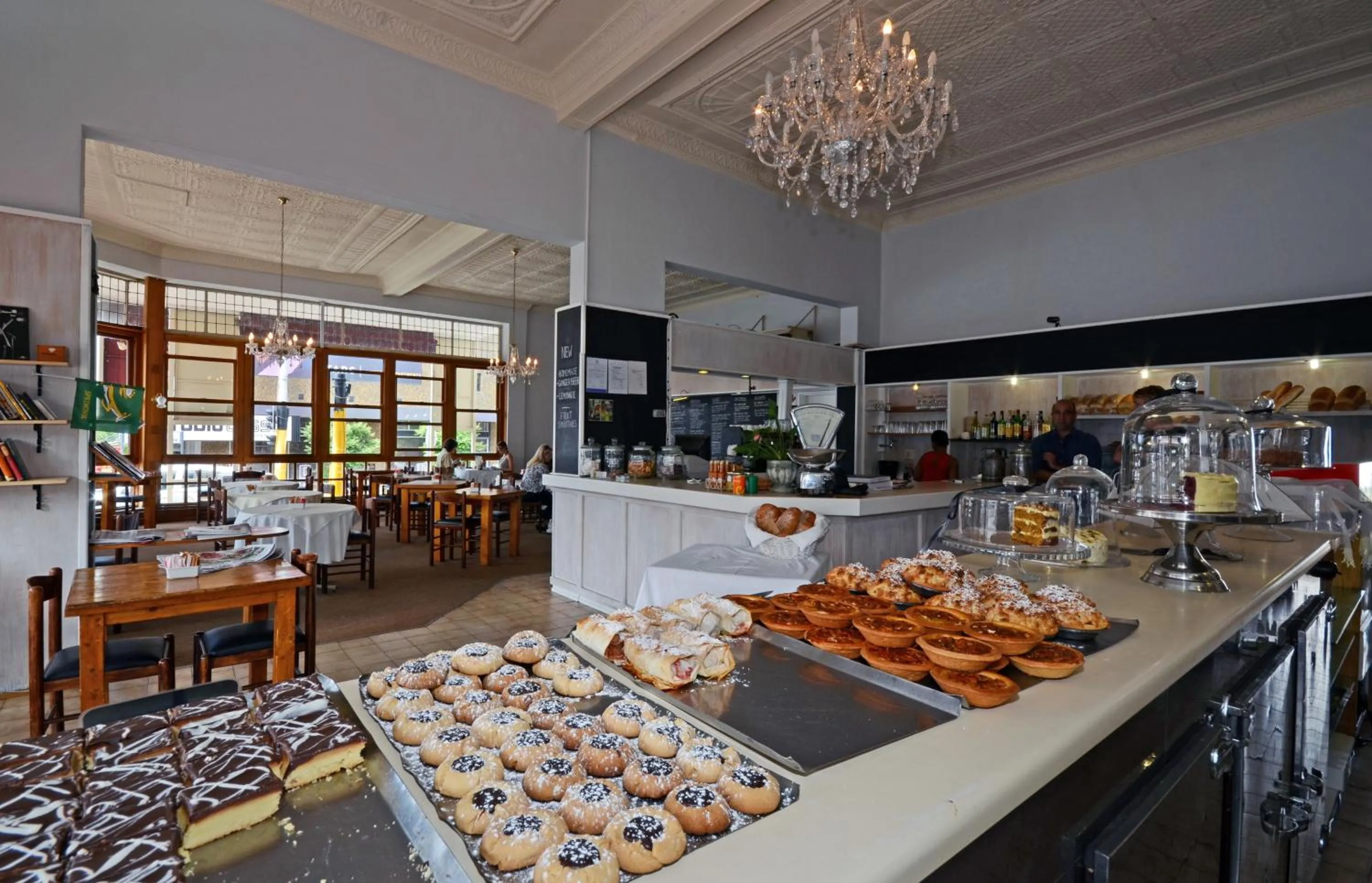 Restaurant/places to eat in Saffron Guest House