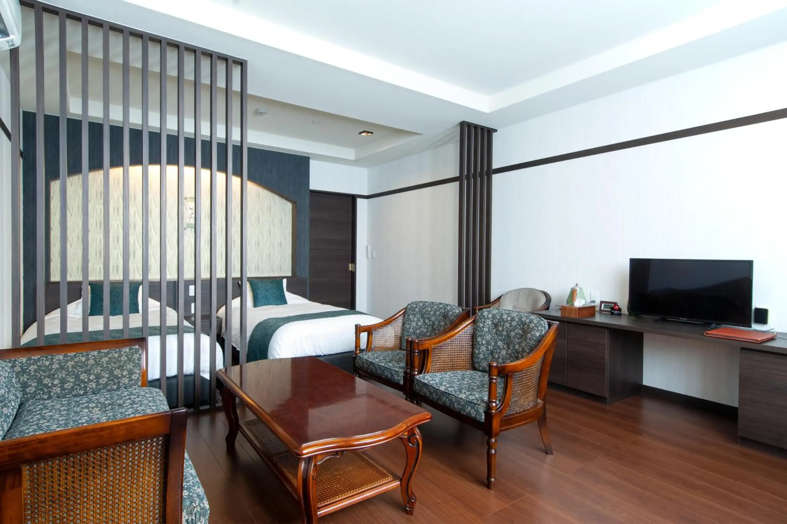 Twin Room with Living Area 205 - single occupancy in Oyado Yukizumi Twin Room with Living Area 205 - single occupancy in Oyado Yukizumi