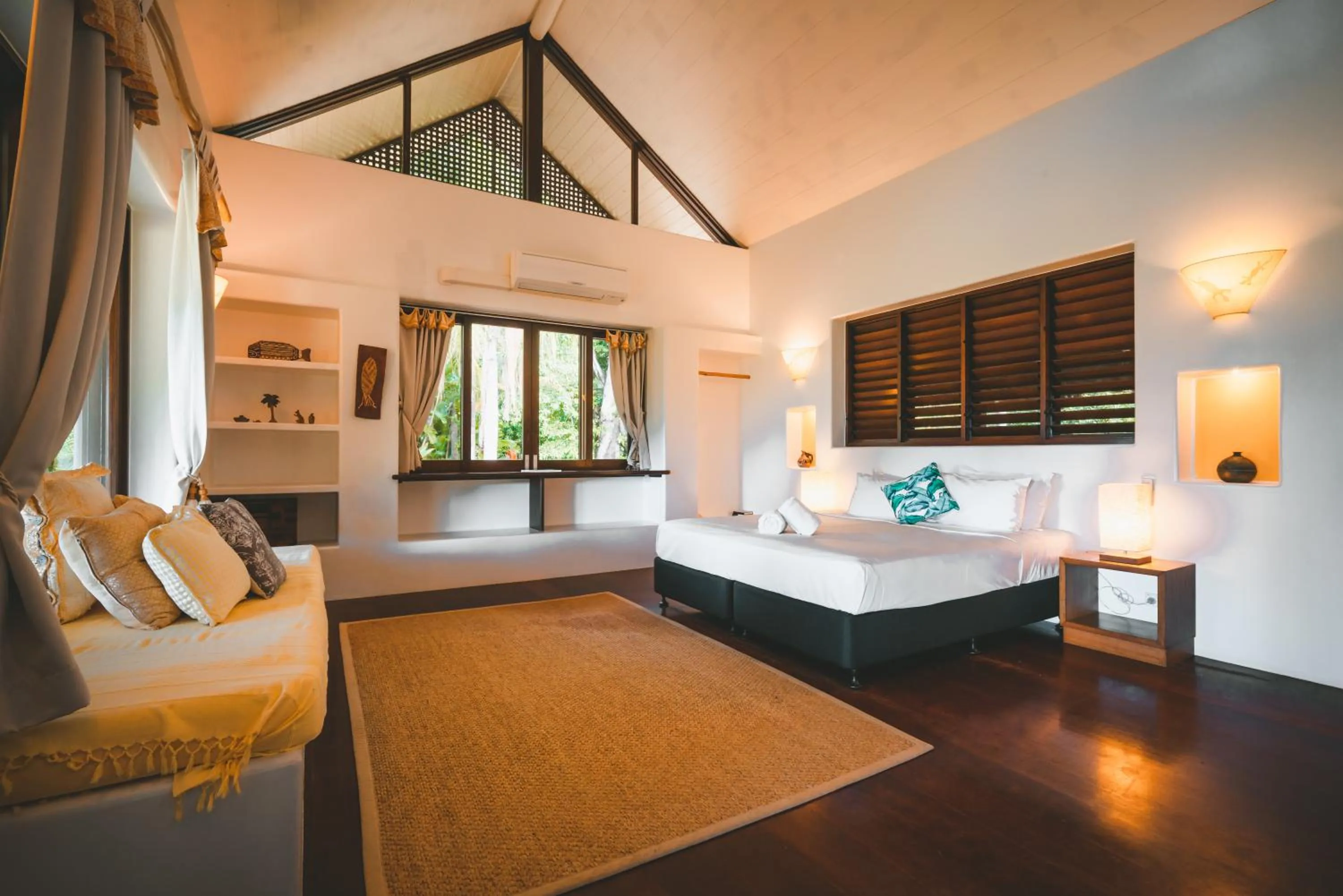 Bedroom, Bed in Paradise Cove Villa