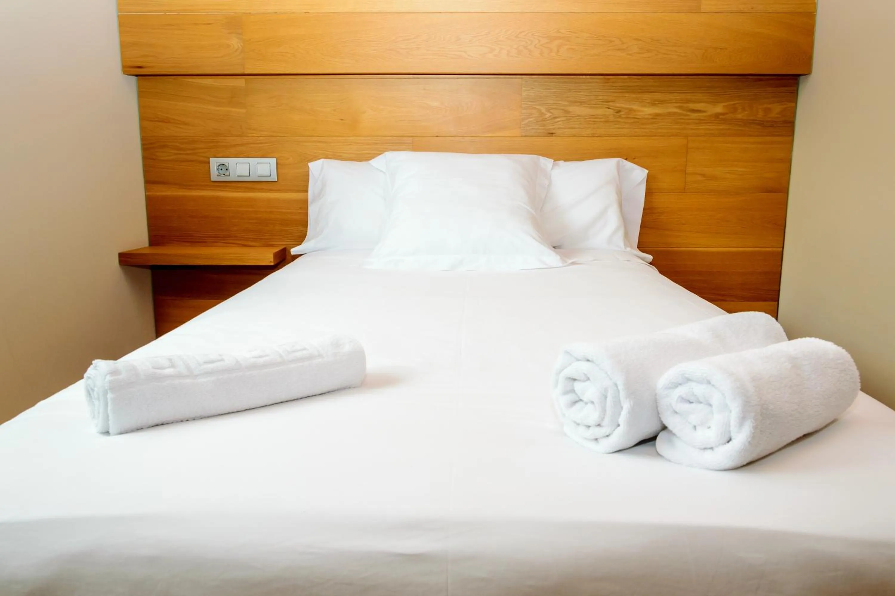 Bedroom, Bed in Hotel Estació