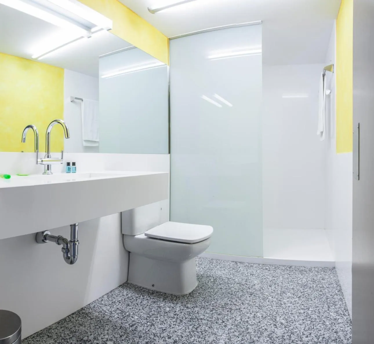 Bathroom in Hotel Estació