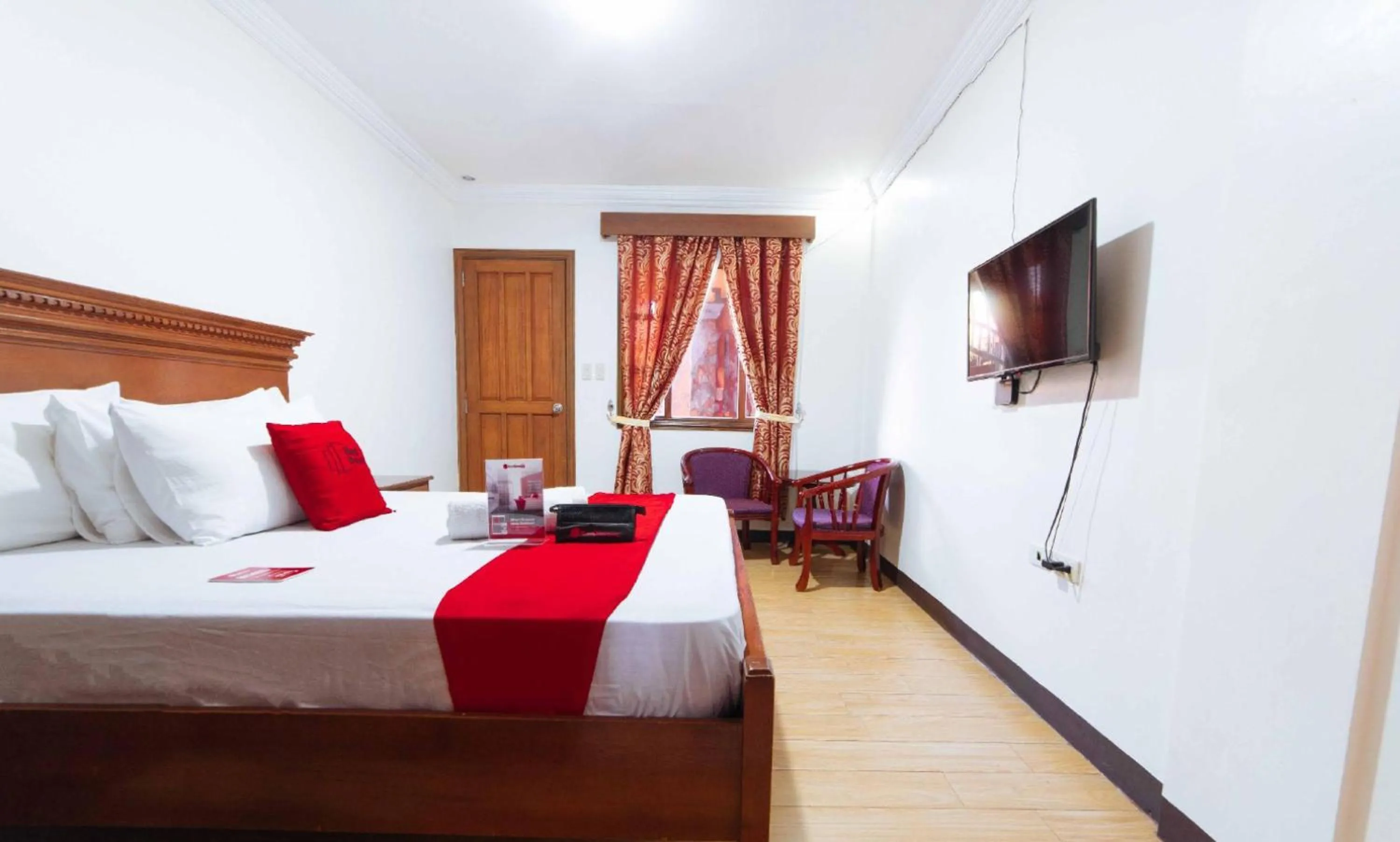 TV and multimedia, Bed in RedDoorz Plus @ Starhomes Olivianville