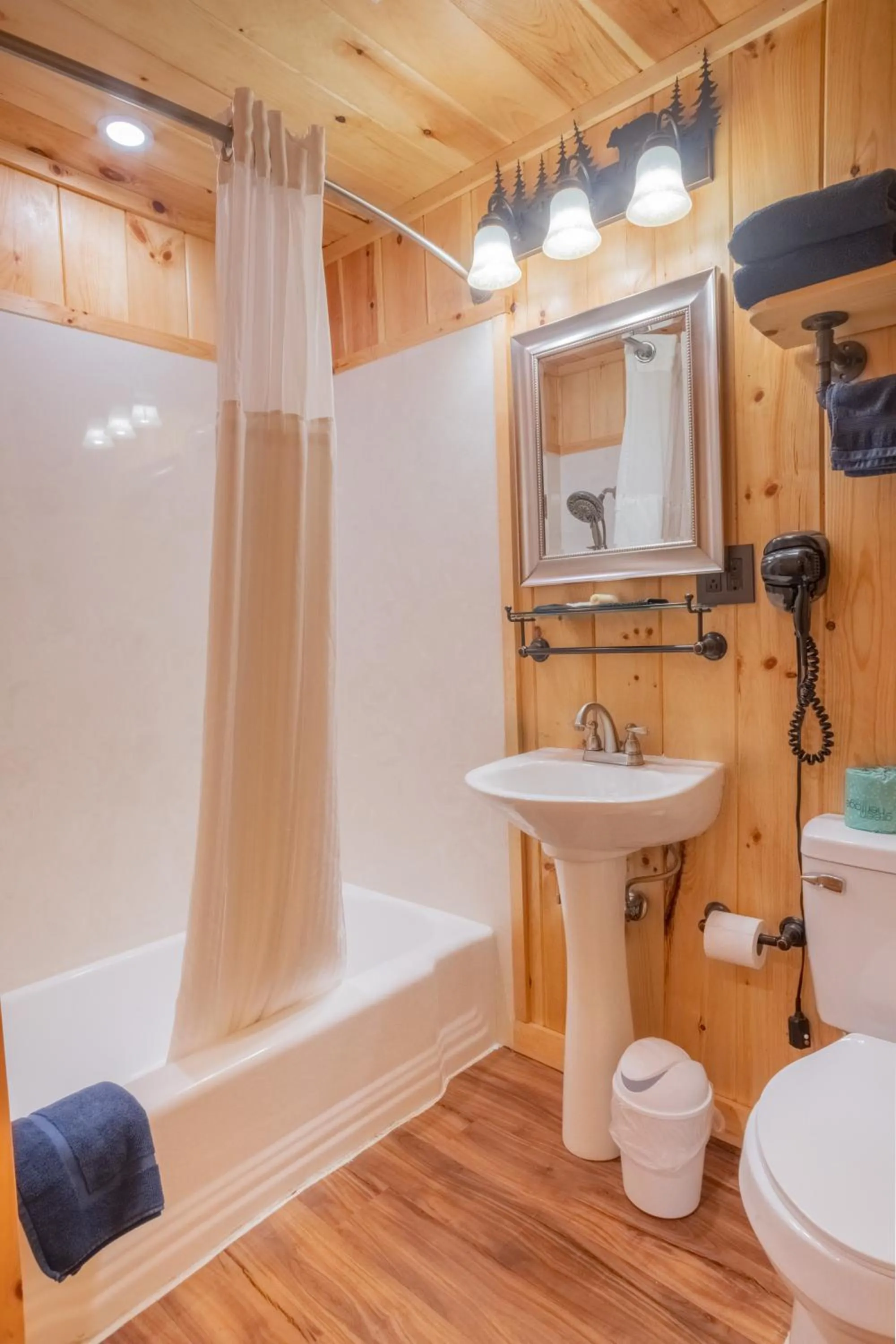 Marshall's Creek Rest Motel