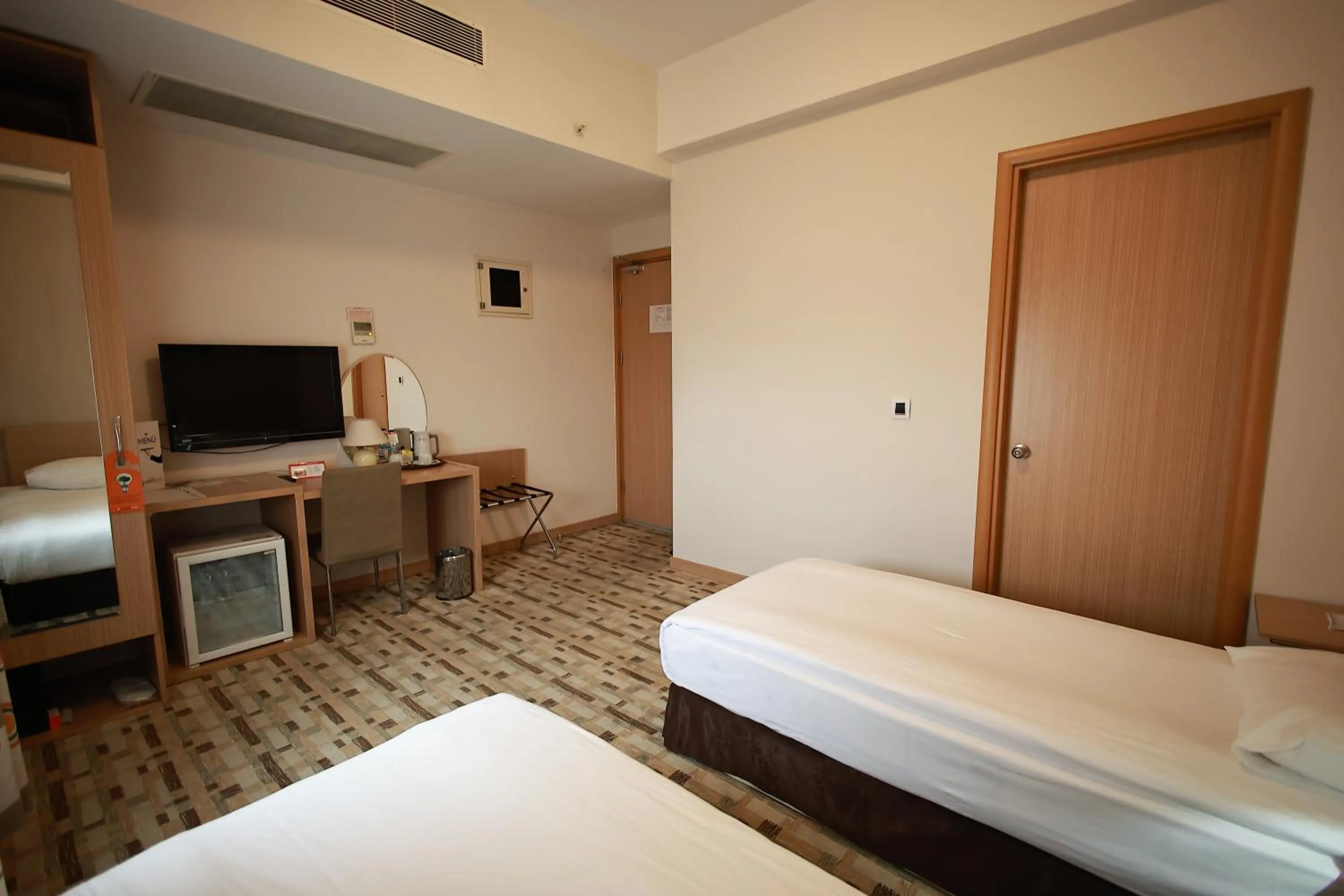 Communal lounge/ TV room, Bed in Orucoglu Oreko Hotel