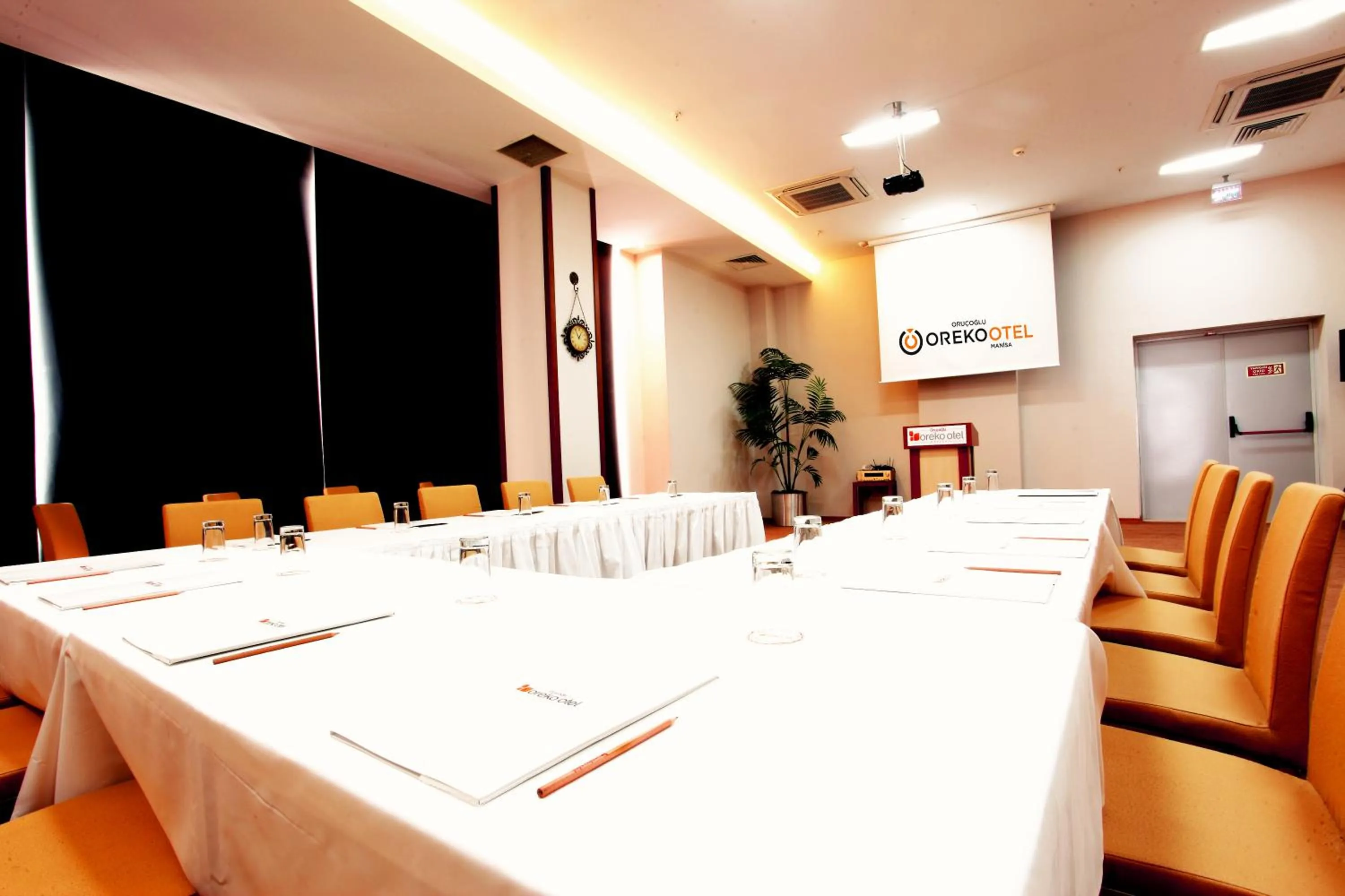 Meeting/conference room in Orucoglu Oreko Hotel