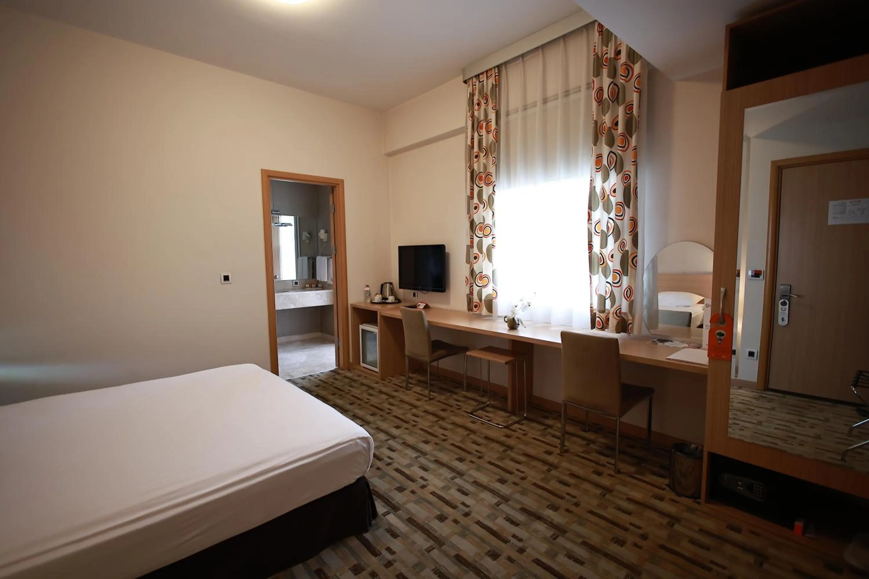 Coffee/tea facilities, Bed in Orucoglu Oreko Hotel