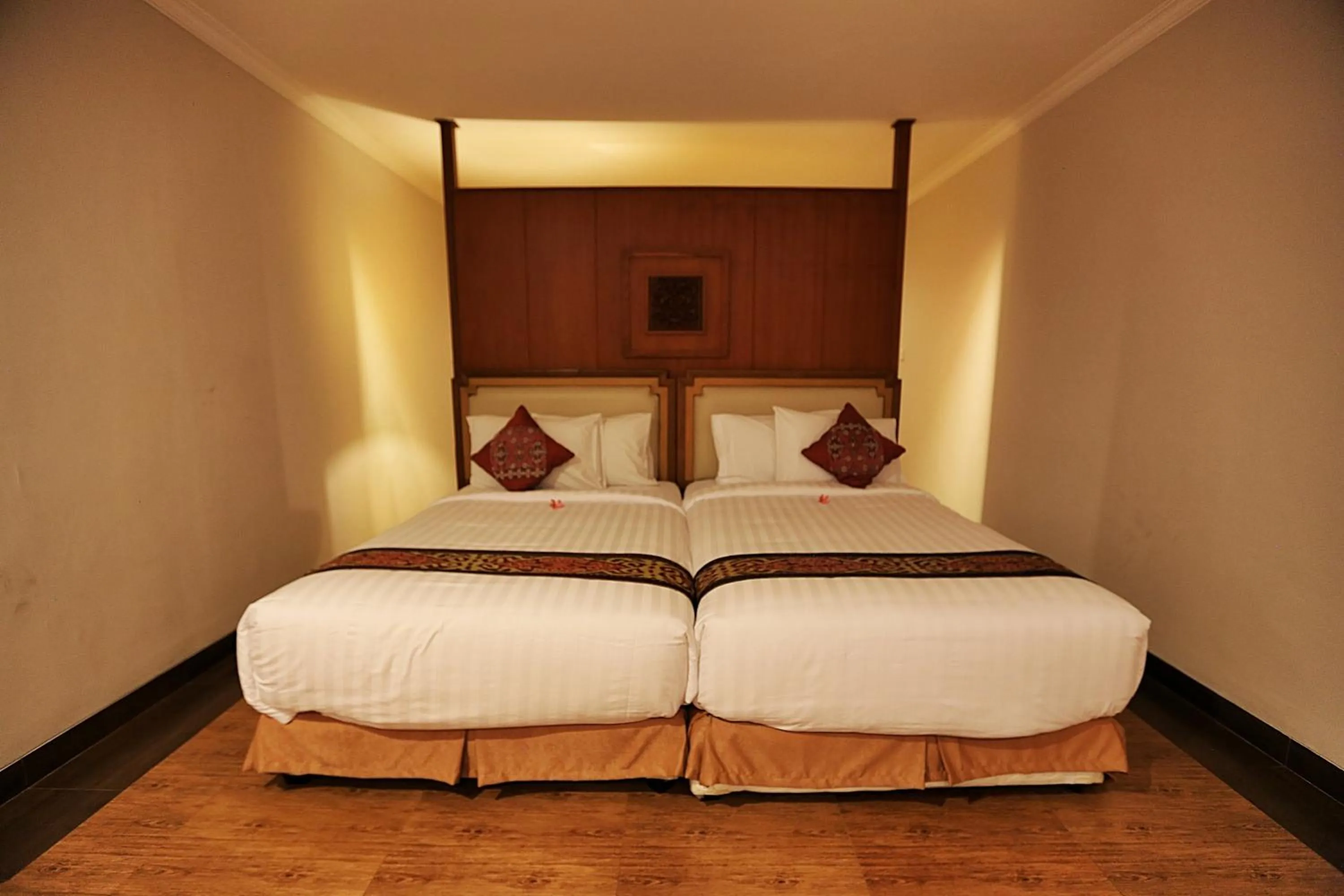 bunk bed, Bed in The Sanyas Retreat