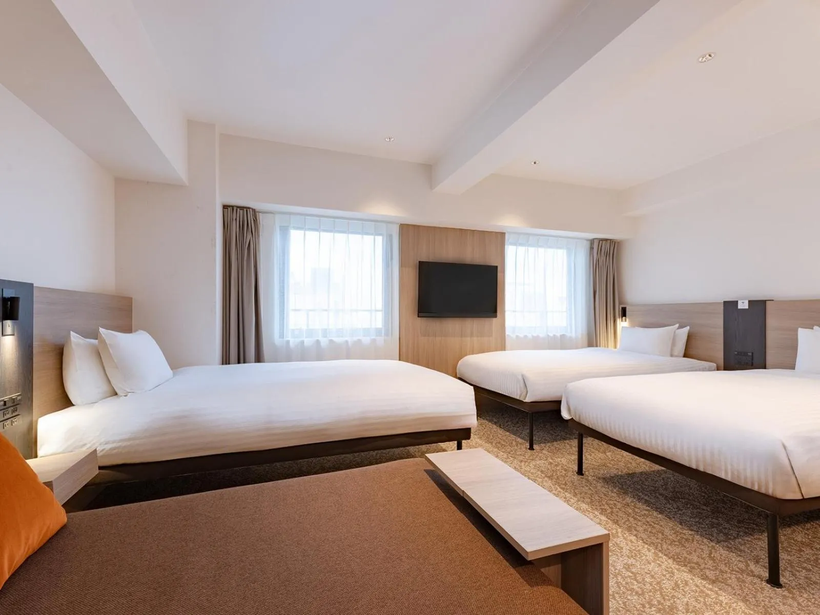 Bed in The OneFive Osaka Namba Kuromon