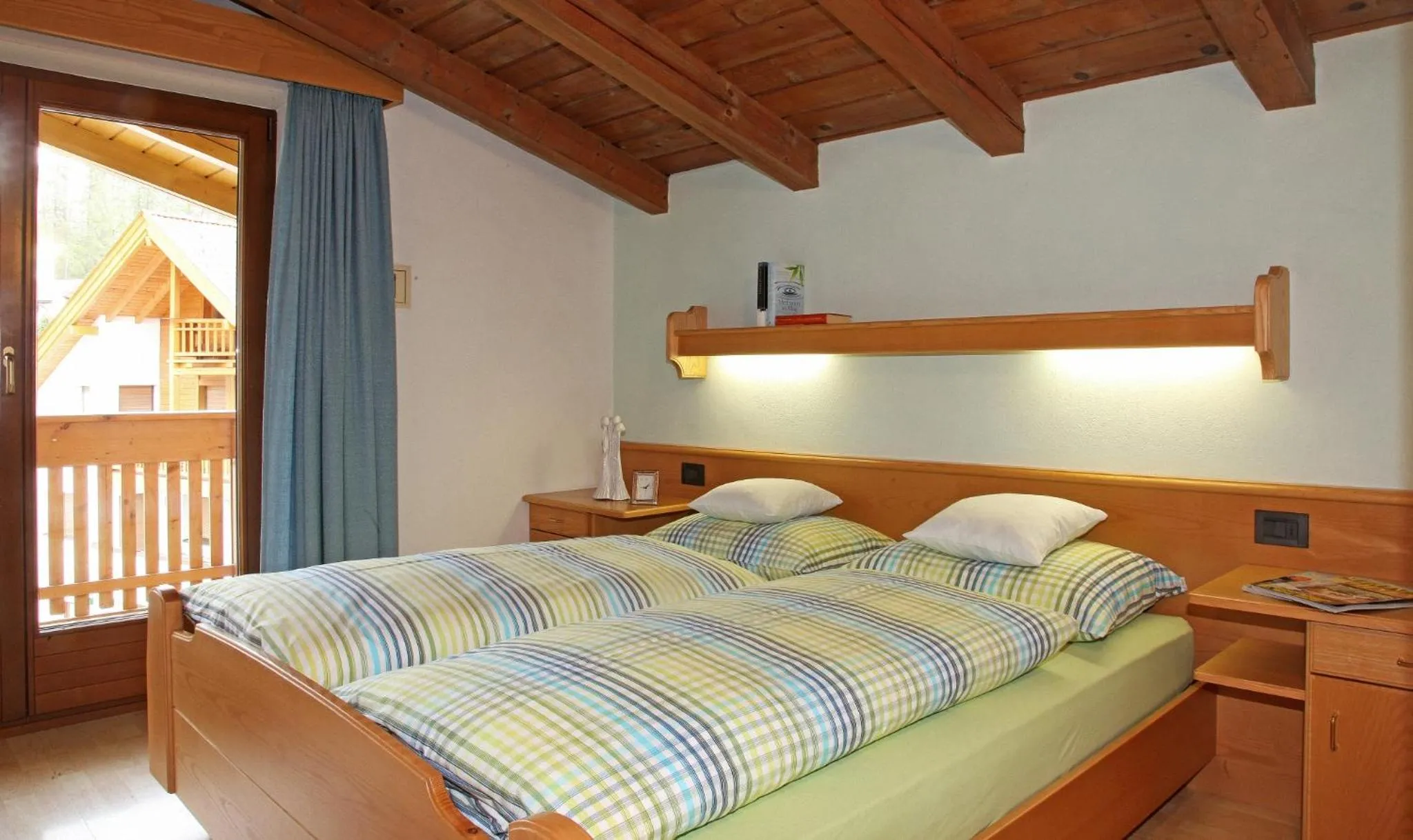 Spring, Bed in Residence Sas Vanna