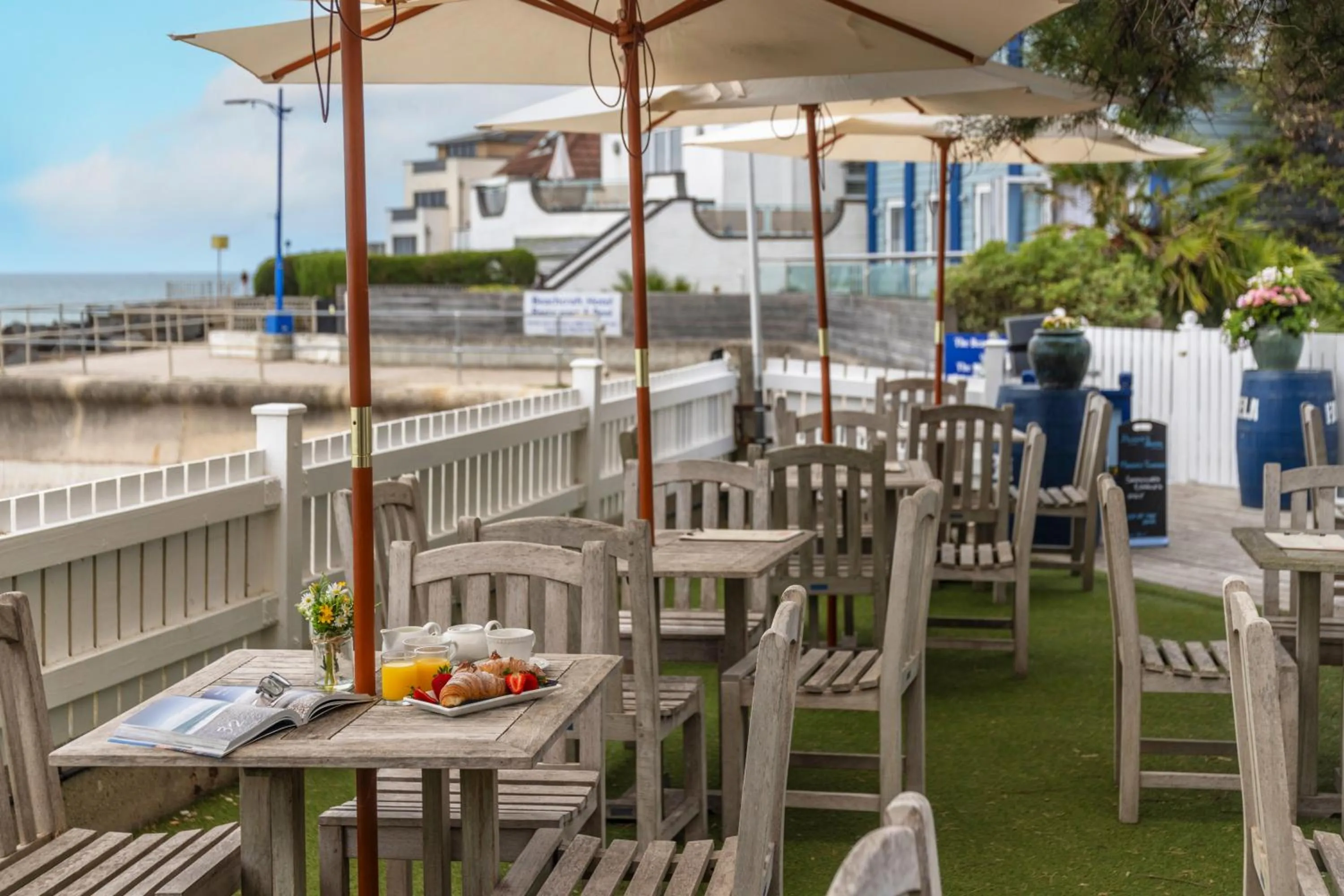 Food and drinks in The Beachcroft Hotel, BW Signature Collection