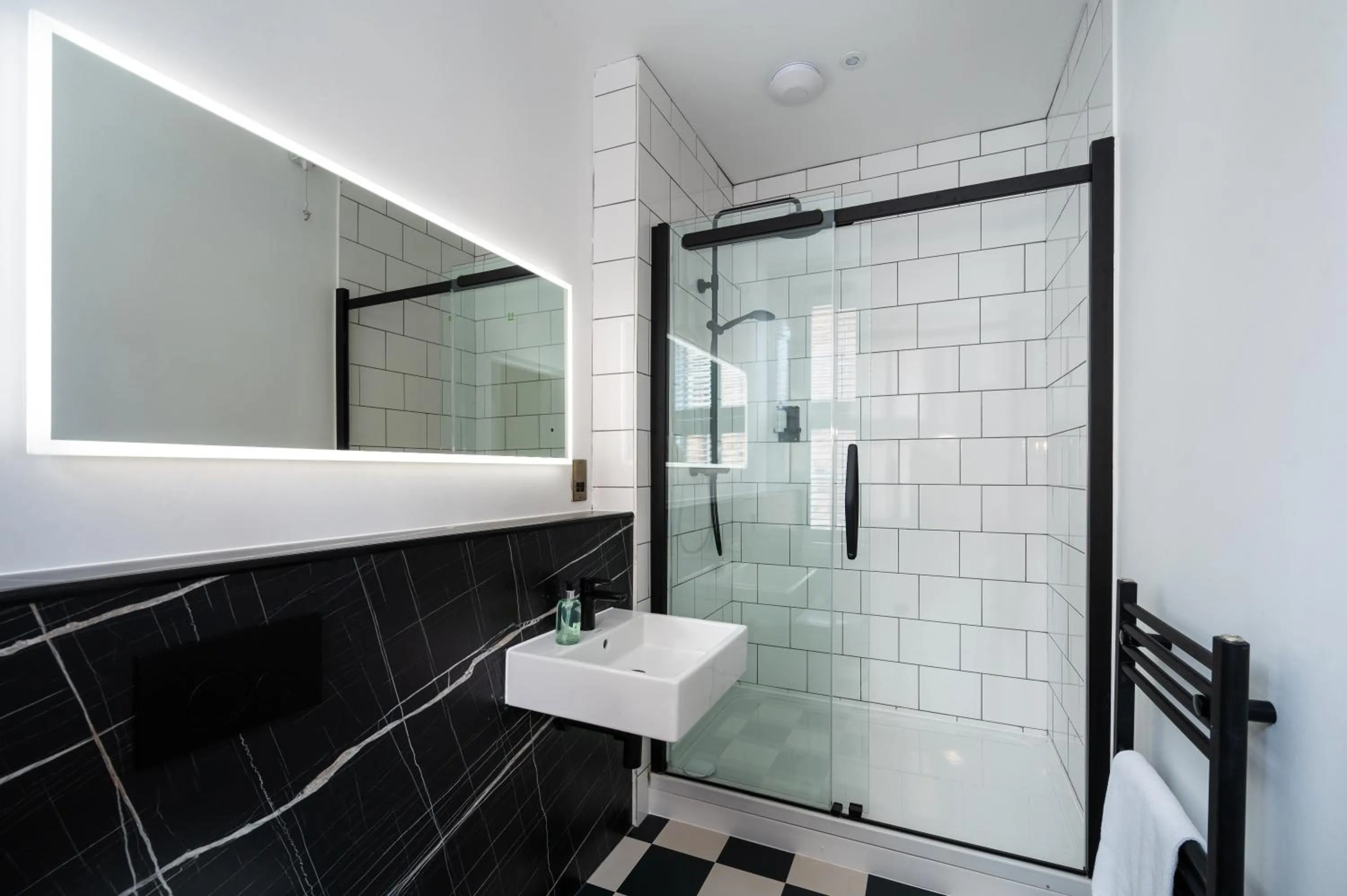 Bathroom in No. 53 Frederick Street