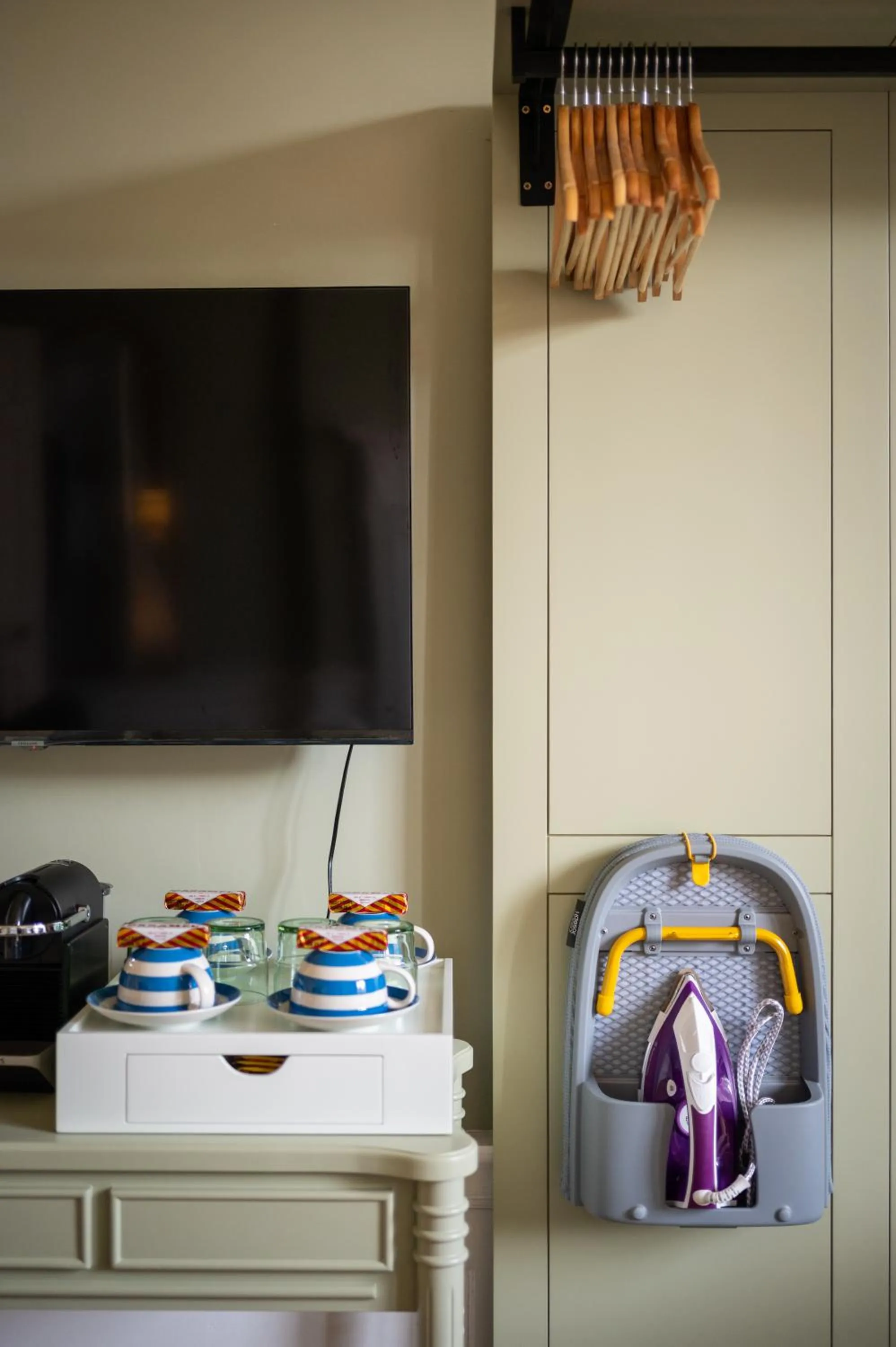 Coffee/tea facilities in No. 53 Frederick Street