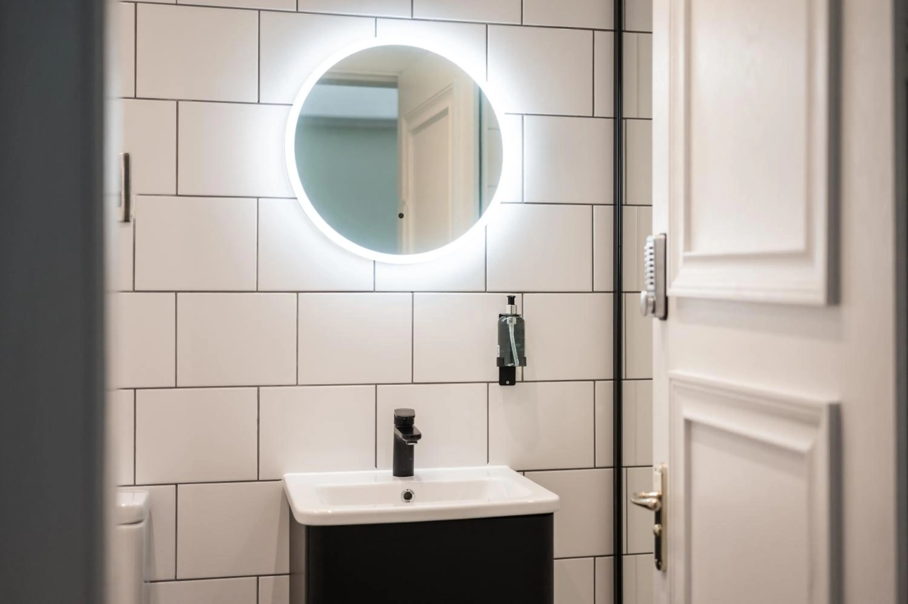 Shower in No. 53 Frederick Street